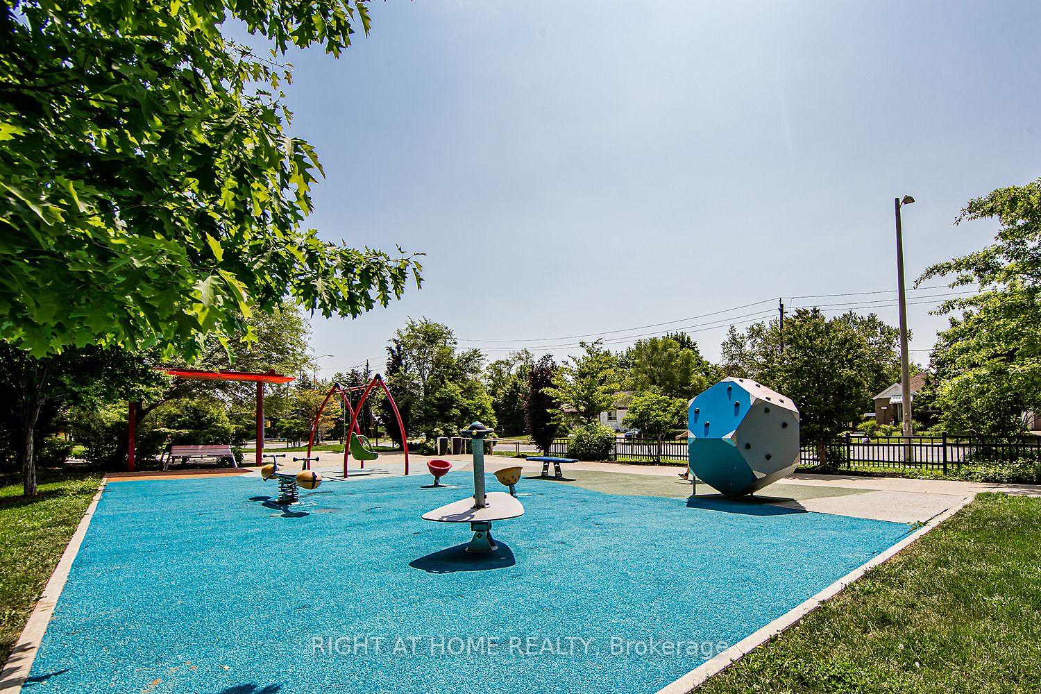 Photo 17 of Unit 2203, 7171 Yonge Street, Markham, Grandview — HOMEH