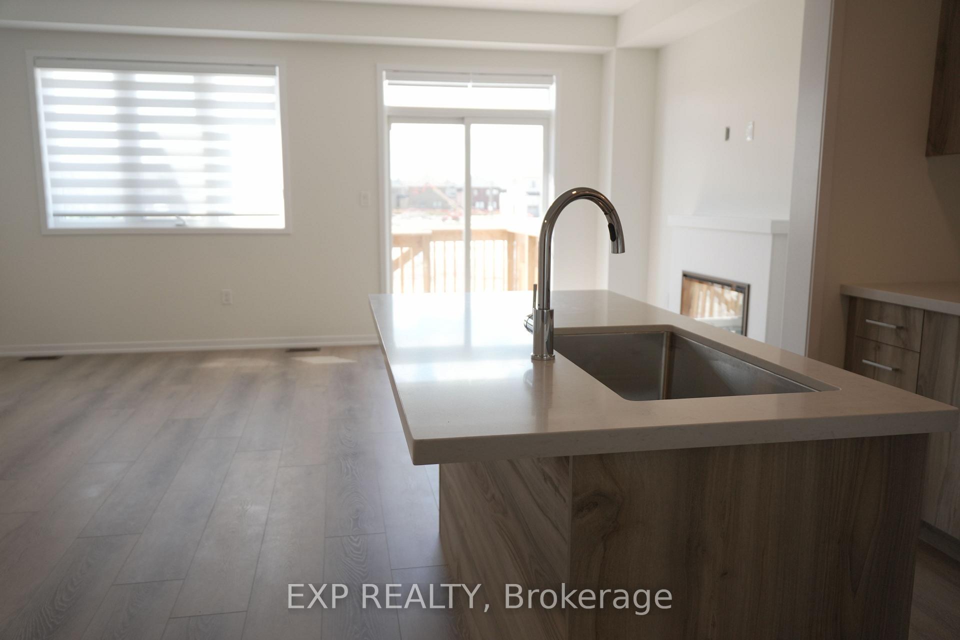 Photo 4 of 26 Alfred Garvey Gate, Georgina, Keswick North — HOMEH
