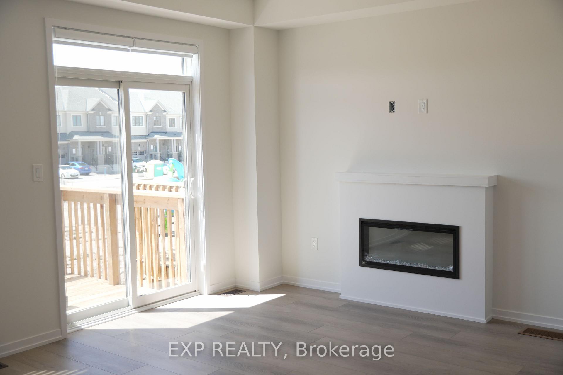 Photo 8 of 26 Alfred Garvey Gate, Georgina, Keswick North — HOMEH