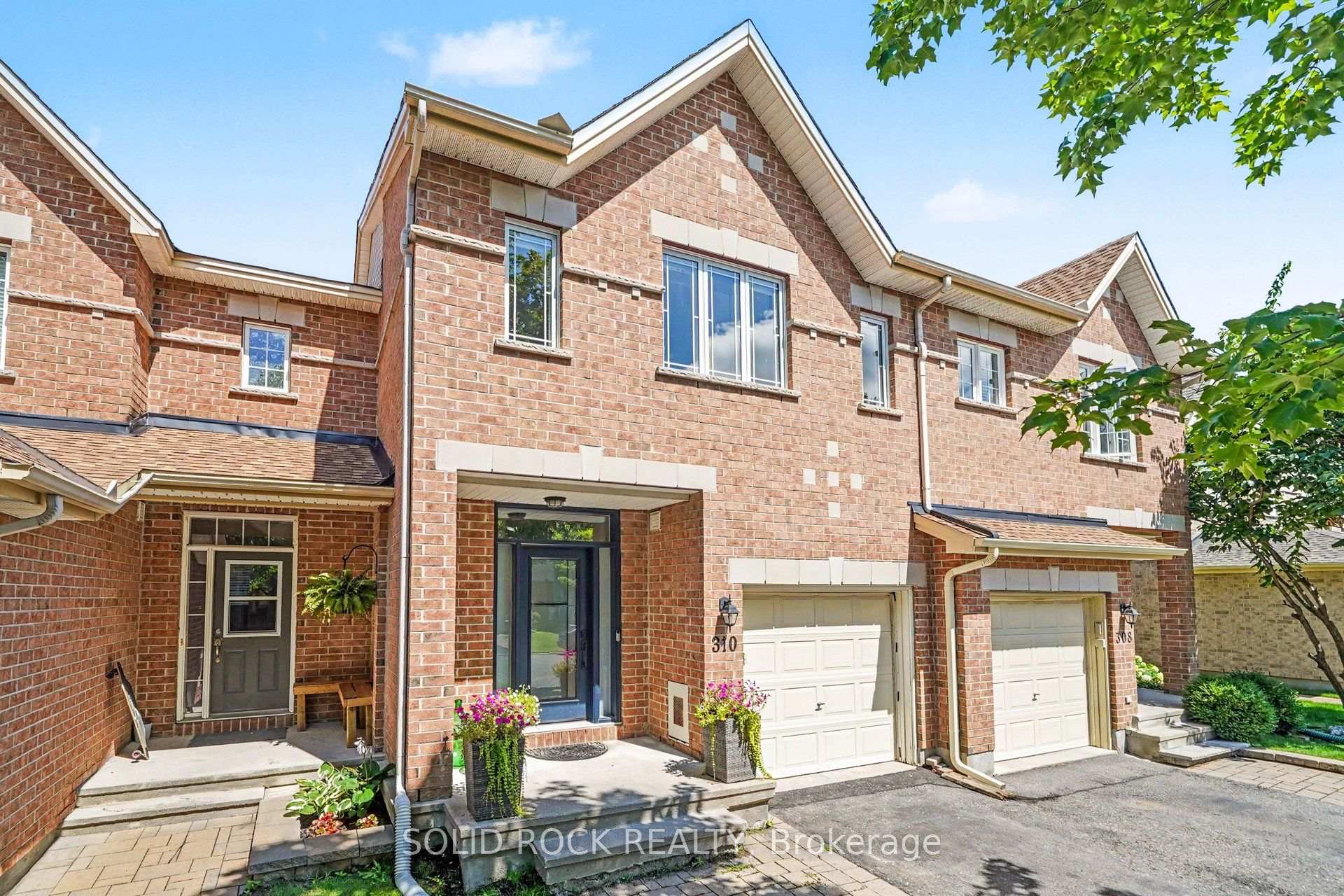 Photo 1 of 310 Grey Seal Circle, Ottawa, Riverside South/Gloucester Glen — HOMEH