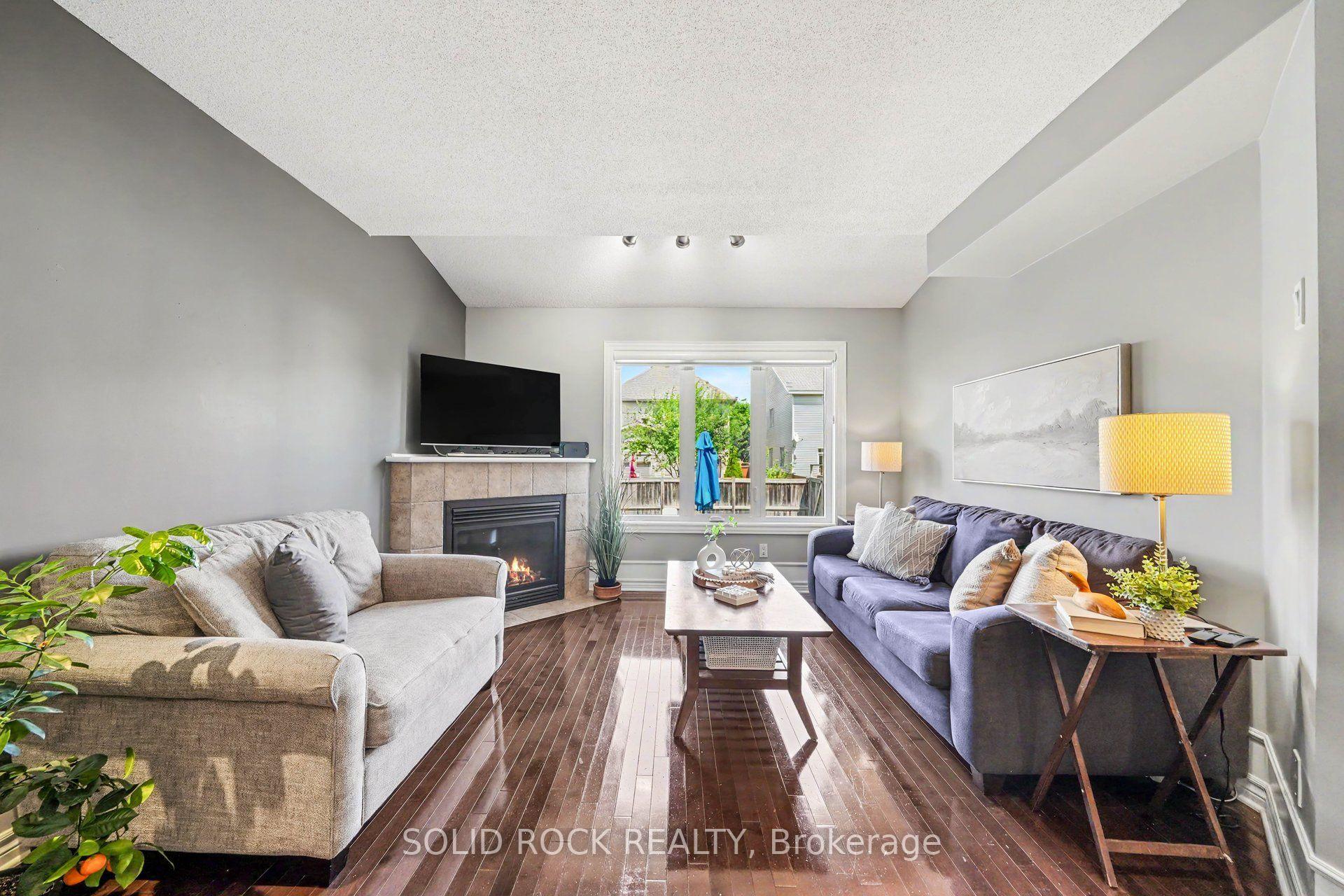 Photo 6 of 310 Grey Seal Circle, Ottawa, Riverside South/Gloucester Glen — HOMEH