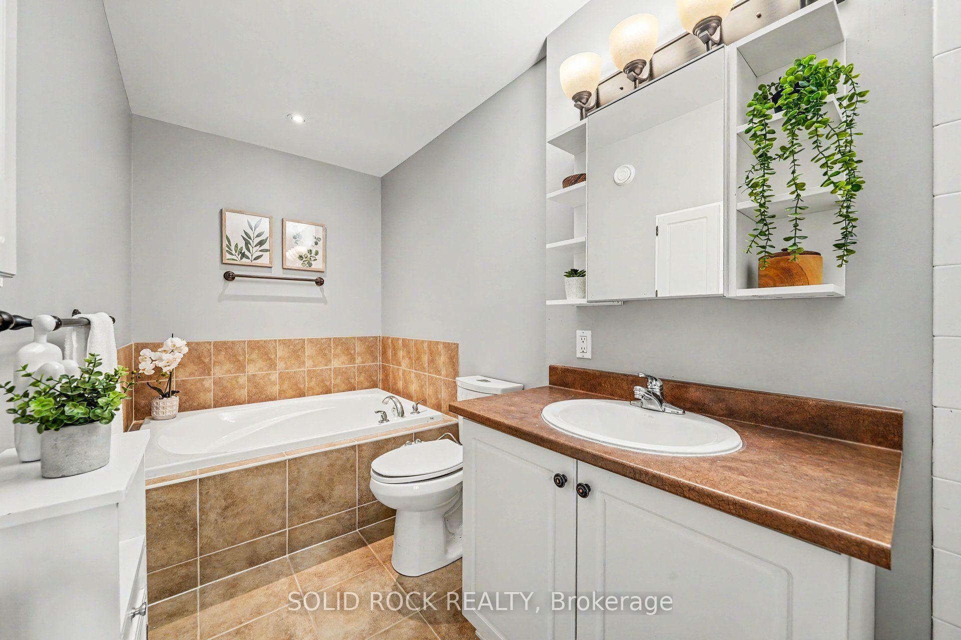 Photo 20 of 310 Grey Seal Circle, Ottawa, Riverside South/Gloucester Glen — HOMEH
