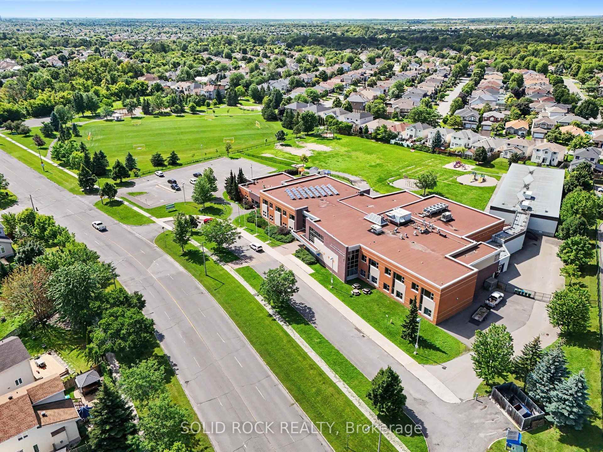 Photo 38 of 310 Grey Seal Circle, Ottawa, Riverside South/Gloucester Glen — HOMEH