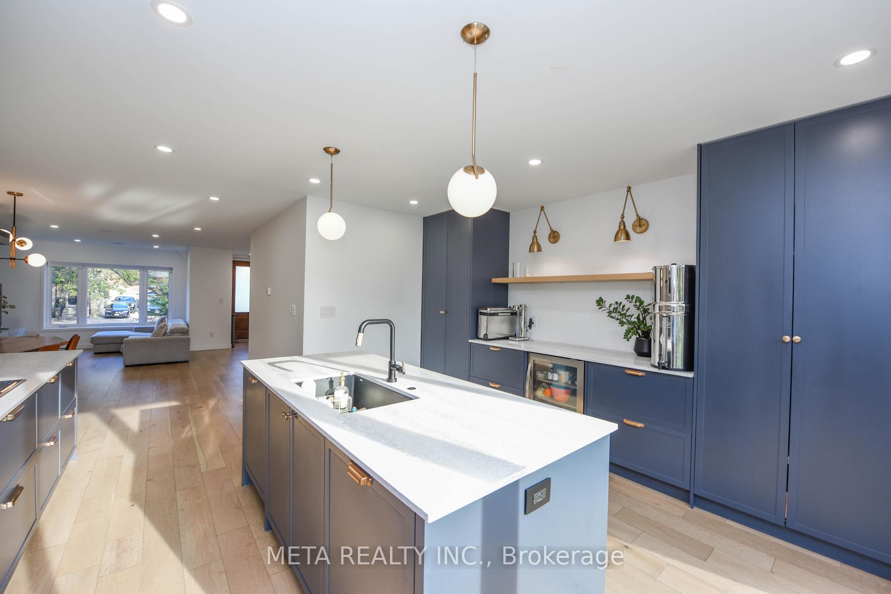 Photo 8 of 28 Connorvale Avenue, Etobicoke, Alderwood — HOMEH