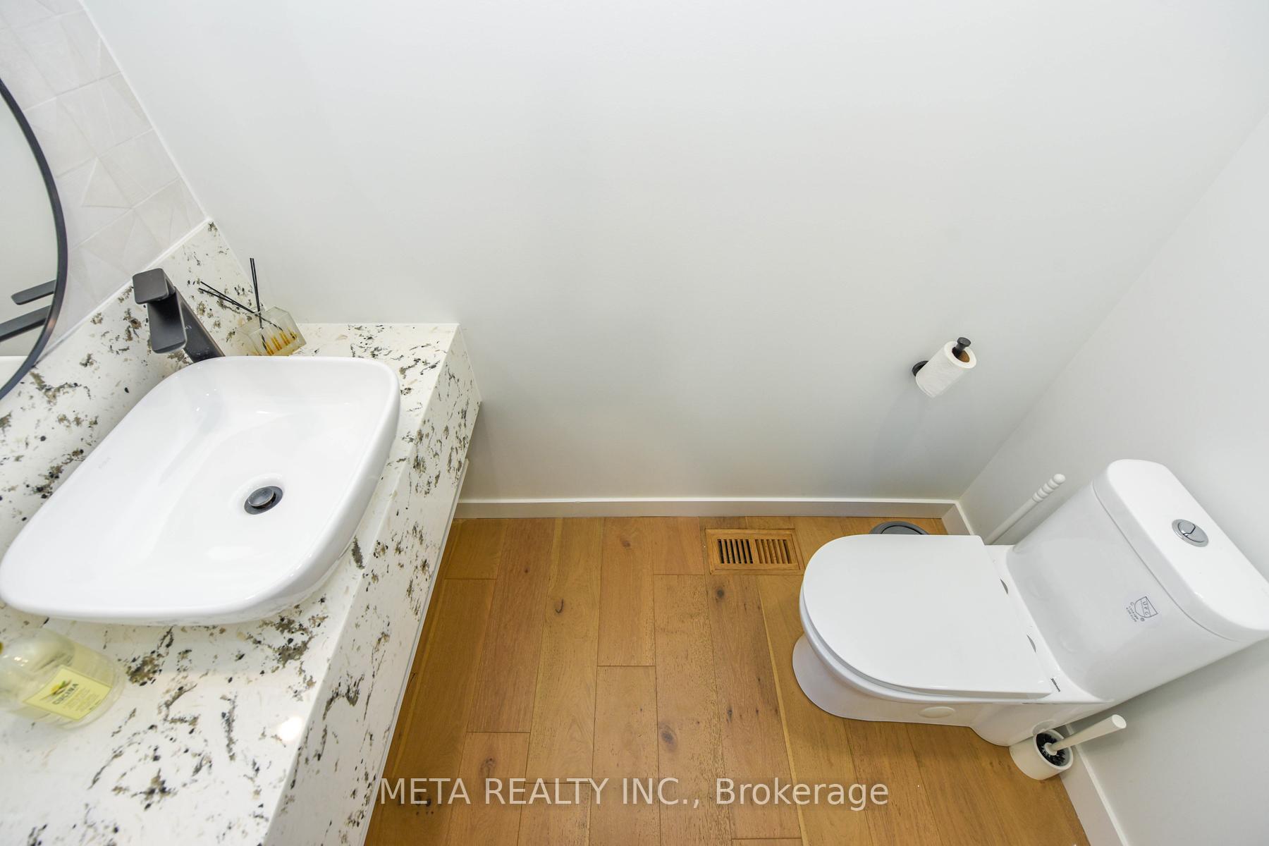 Photo 9 of 28 Connorvale Avenue, Etobicoke, Alderwood — HOMEH