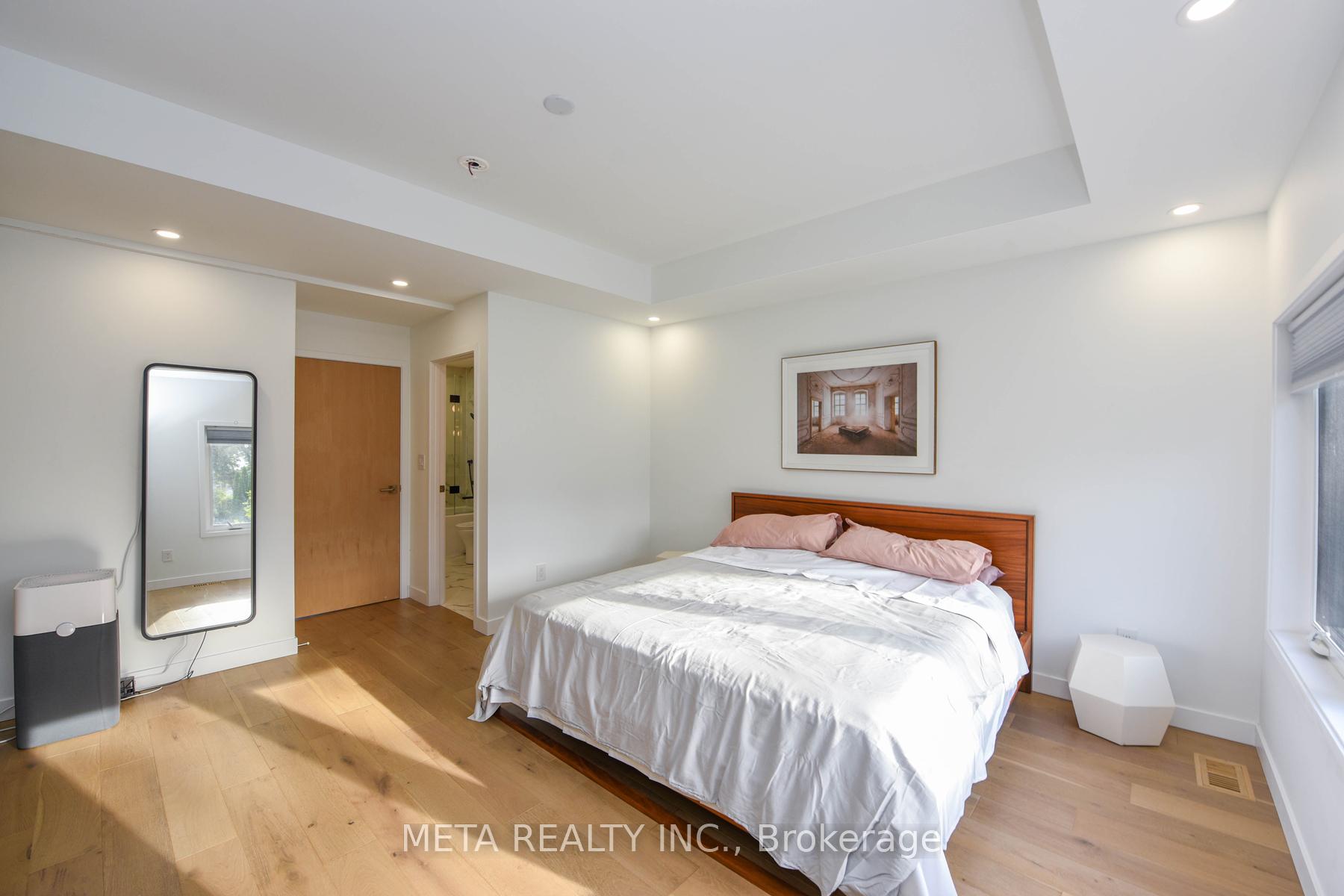 Photo 16 of 28 Connorvale Avenue, Etobicoke, Alderwood — HOMEH