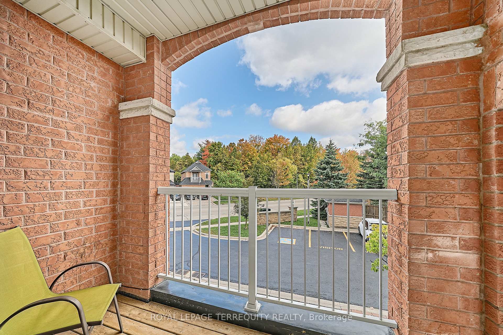Photo 3 of Unit 5, 301 Strouds Lane, Pickering, Highbush — HOMEH