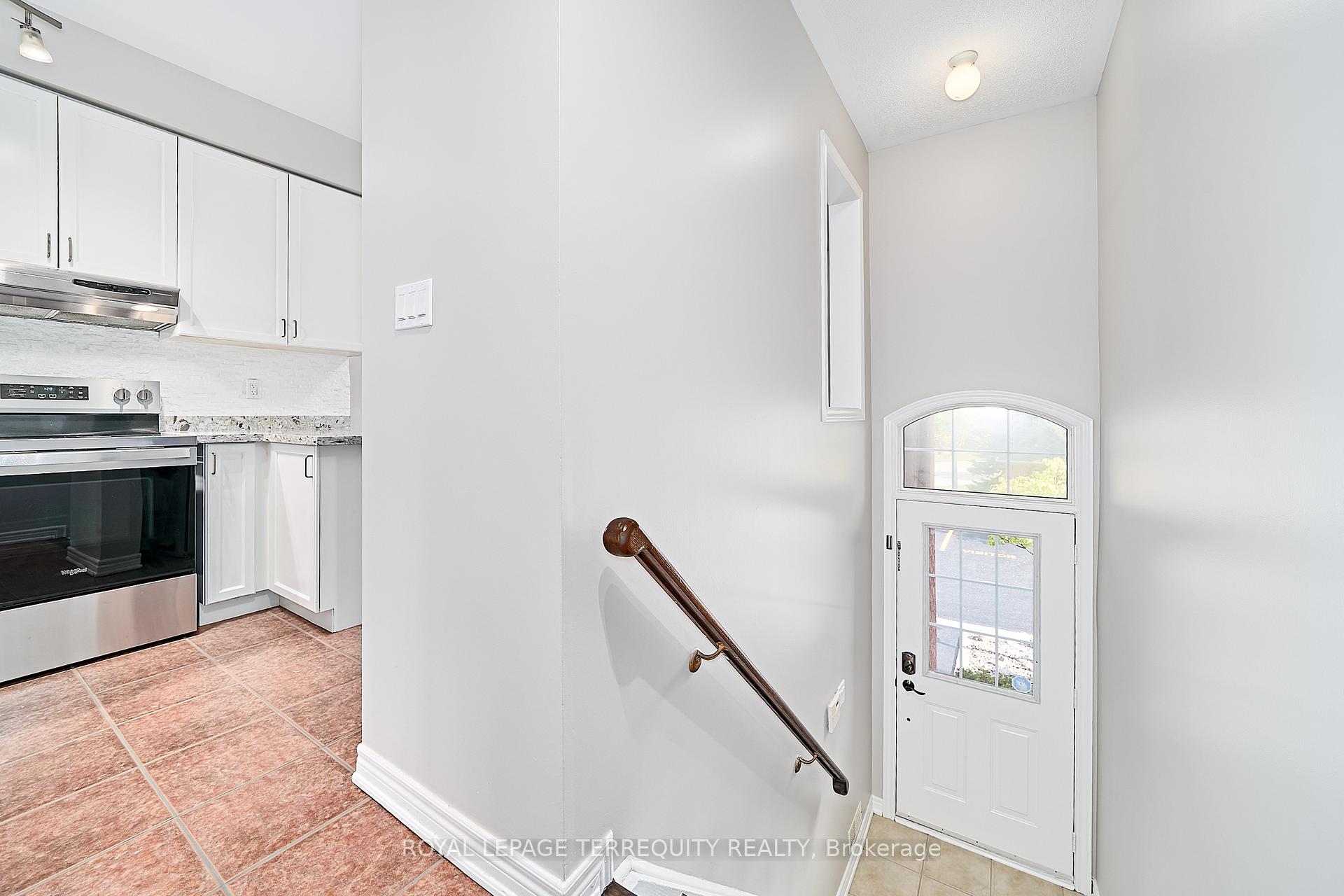 Photo 4 of Unit 5, 301 Strouds Lane, Pickering, Highbush — HOMEH