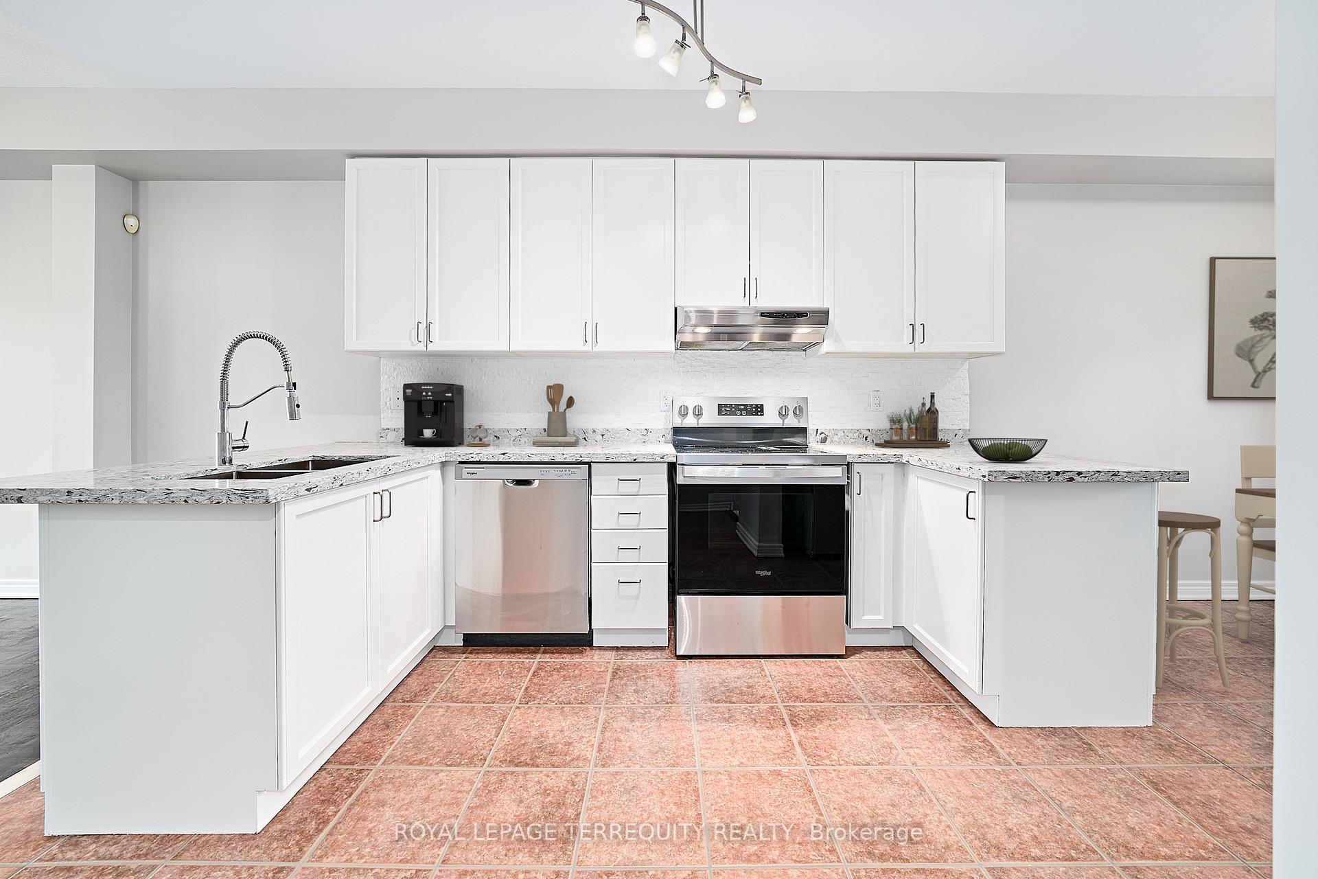Photo 10 of Unit 5, 301 Strouds Lane, Pickering, Highbush — HOMEH