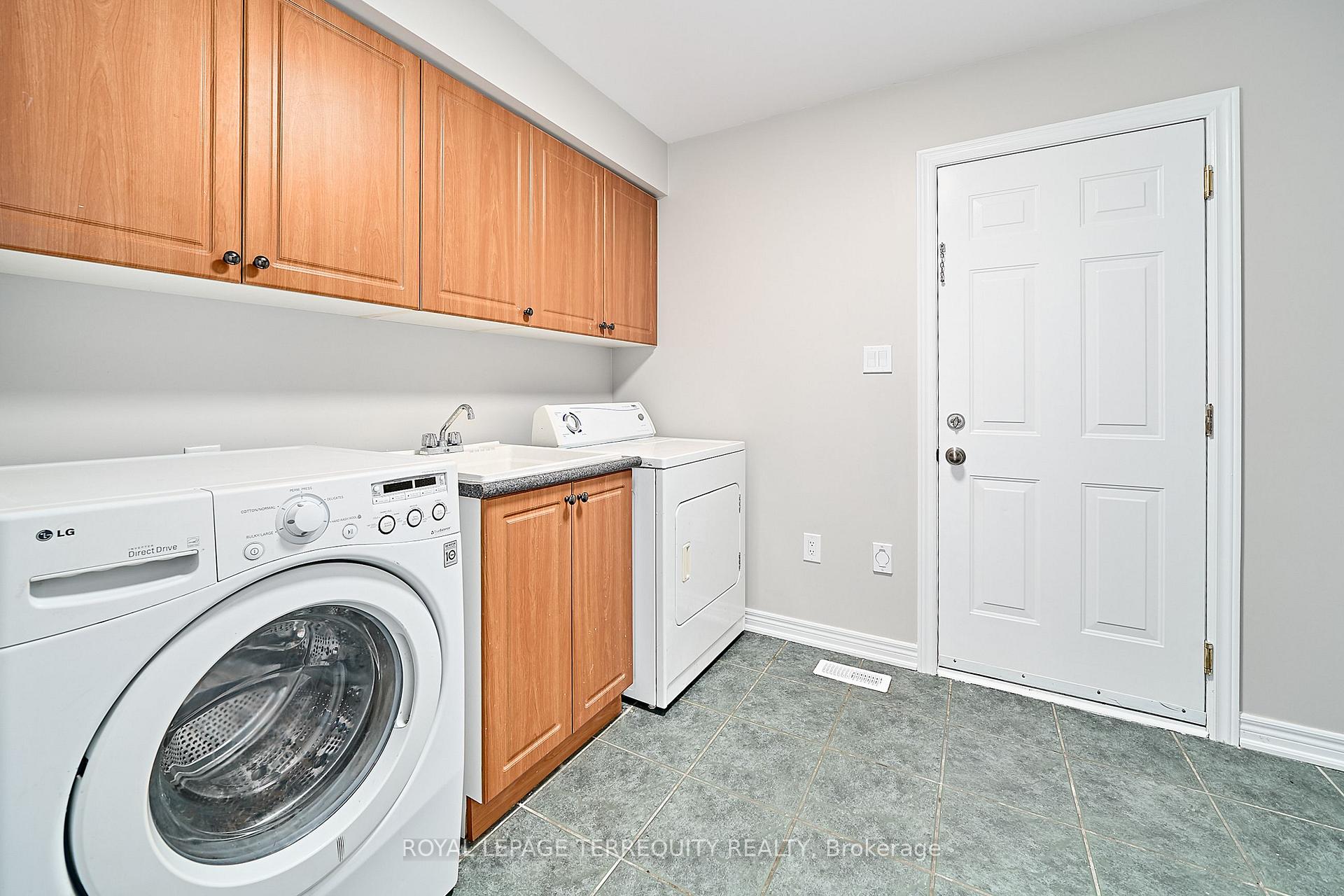 Photo 24 of Unit 5, 301 Strouds Lane, Pickering, Highbush — HOMEH