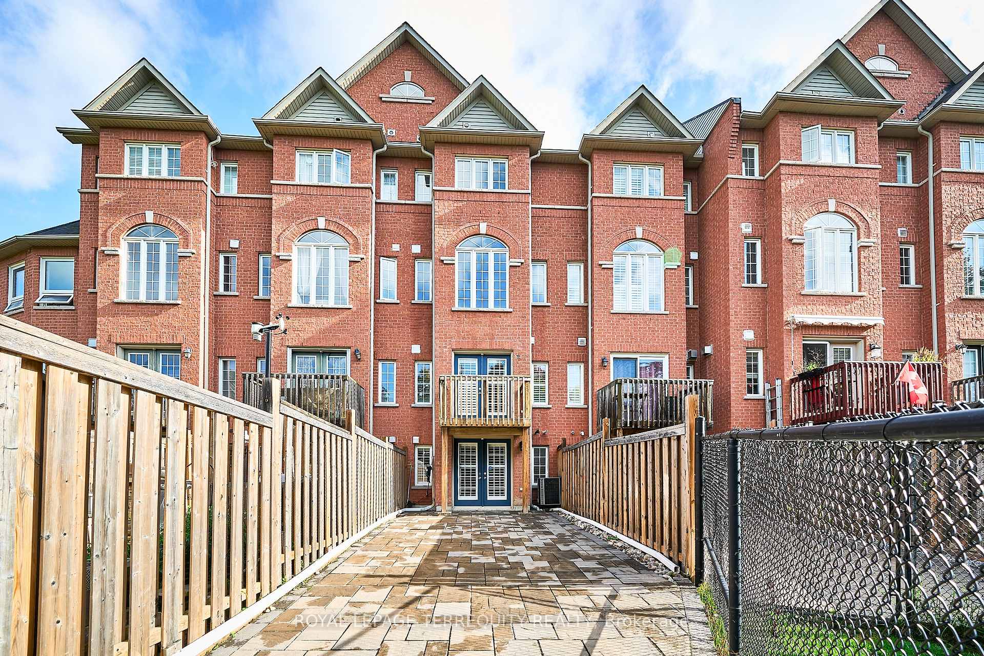 Photo 34 of Unit 5, 301 Strouds Lane, Pickering, Highbush — HOMEH