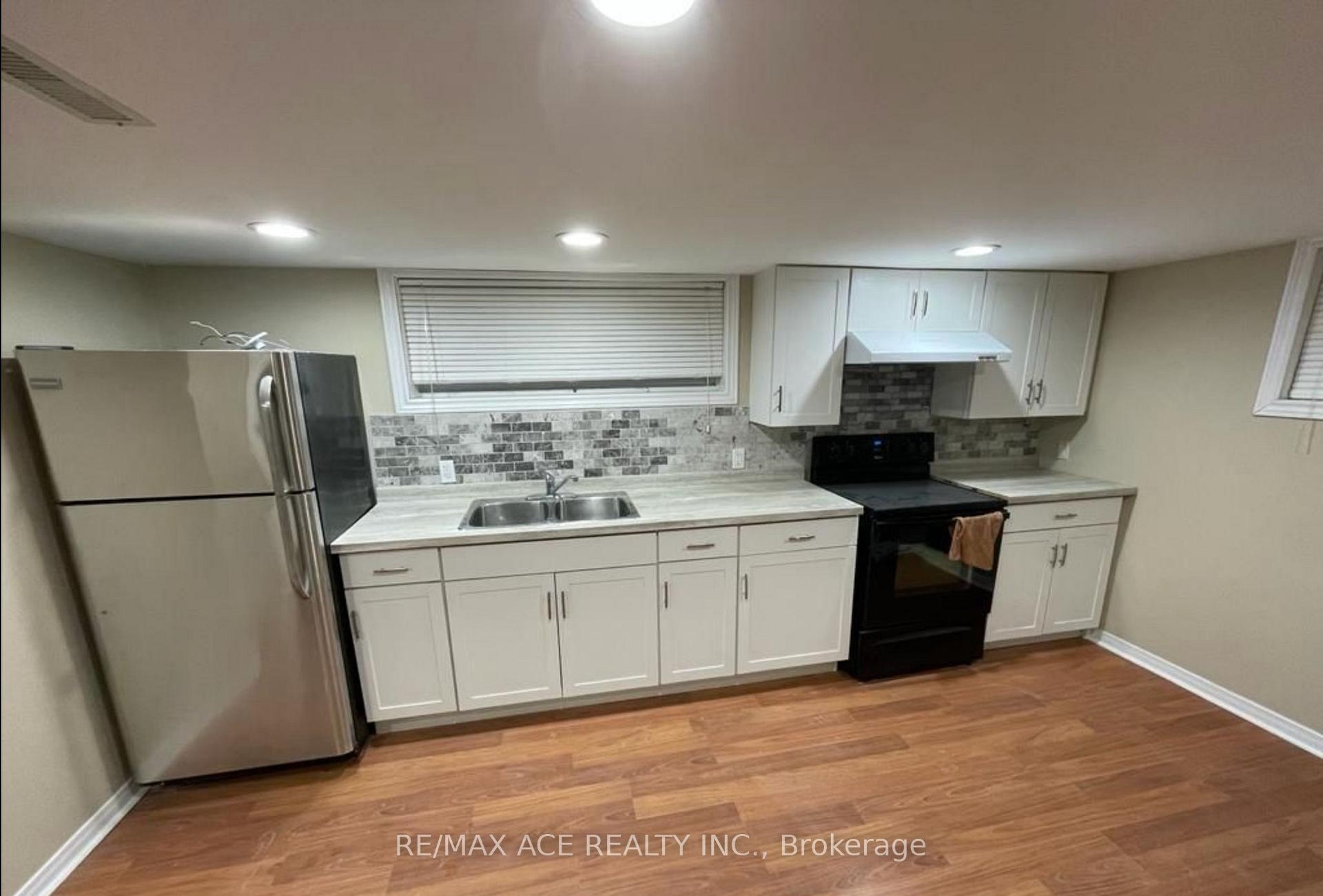 Photo 2 of Unit Bsmt, 46 Mossbank Drive, Scarborough, Woburn — HOMEH