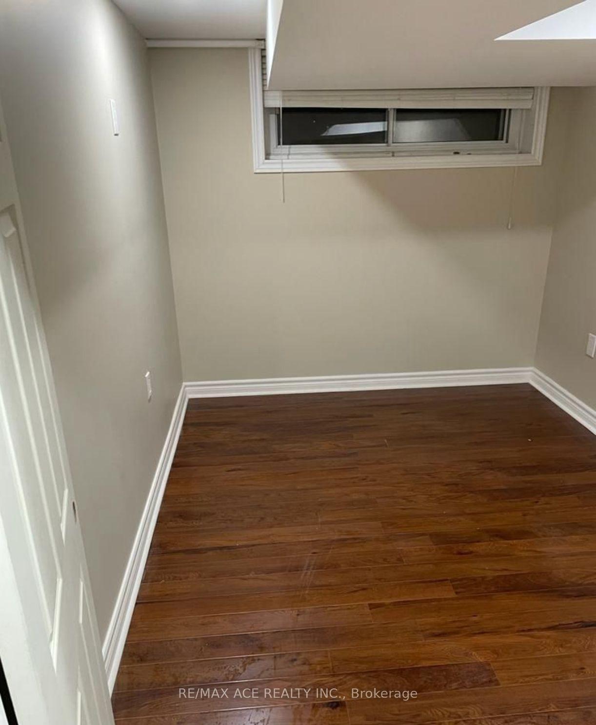 Photo 5 of Unit Bsmt, 46 Mossbank Drive, Scarborough, Woburn — HOMEH