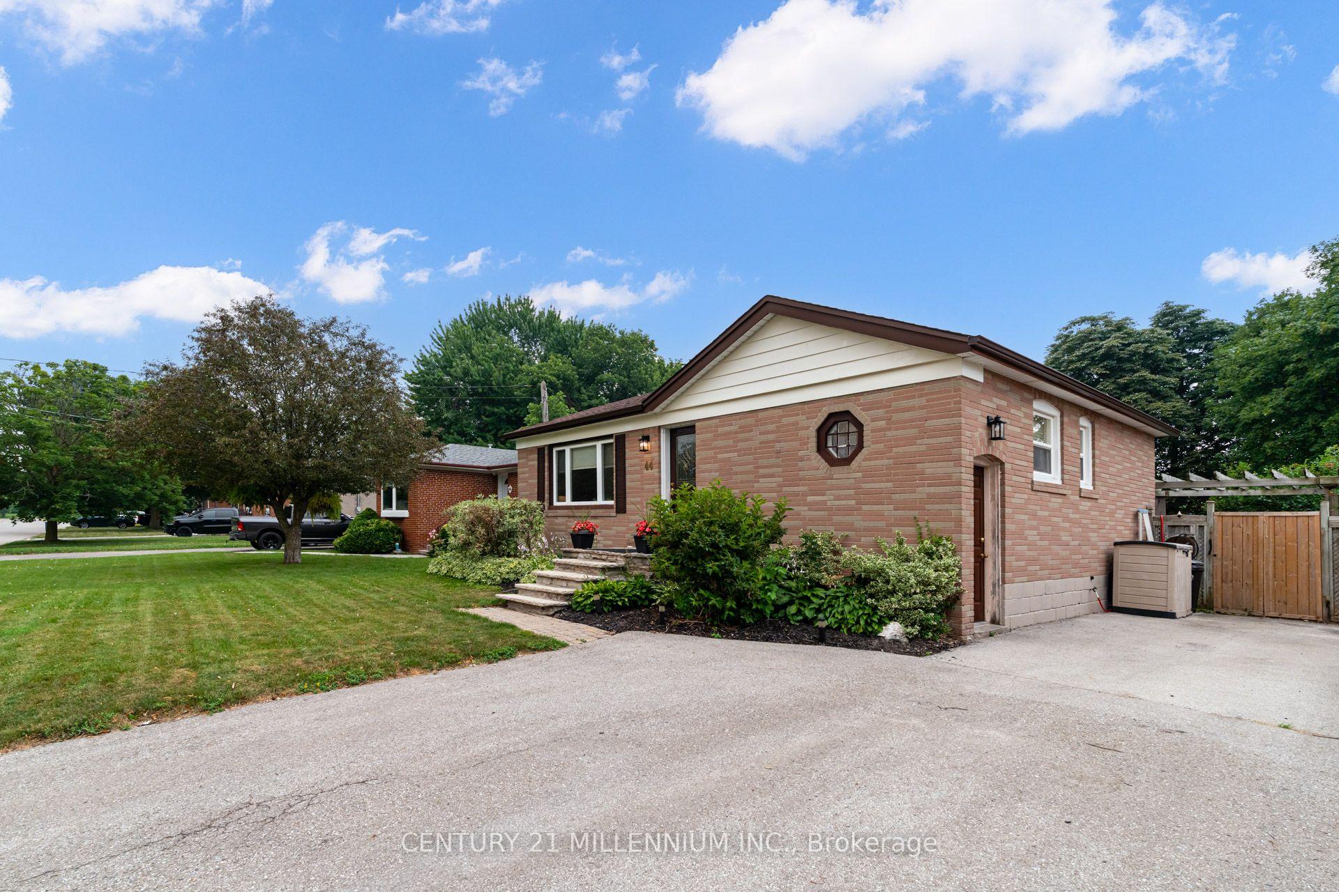 Photo 2 of 44 Byron Street, Halton Hills, Georgetown — HOMEH