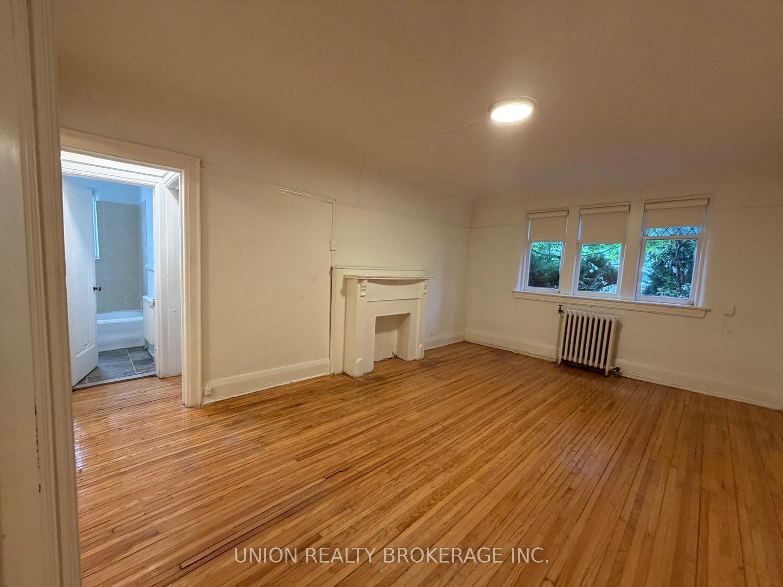 Photo 2 of 84 Willow Avenue, Toronto, The Beaches — HOMEH