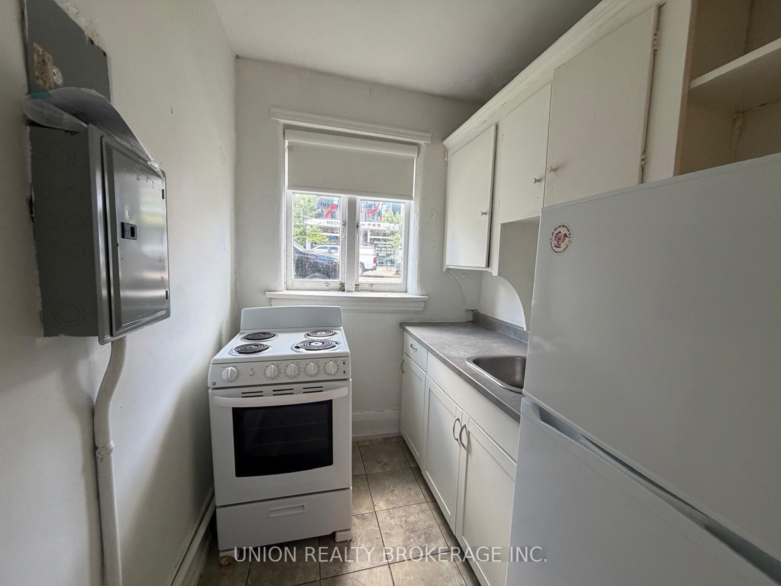 Photo 6 of 84 Willow Avenue, Toronto, The Beaches — HOMEH