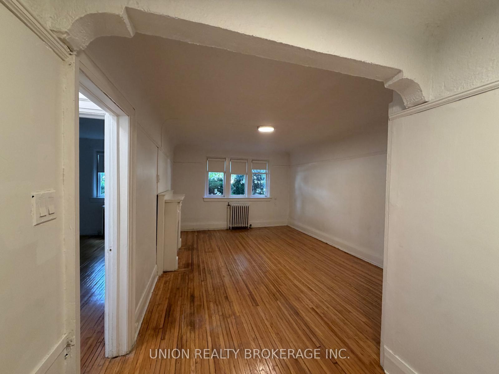 Photo 11 of 84 Willow Avenue, Toronto, The Beaches — HOMEH