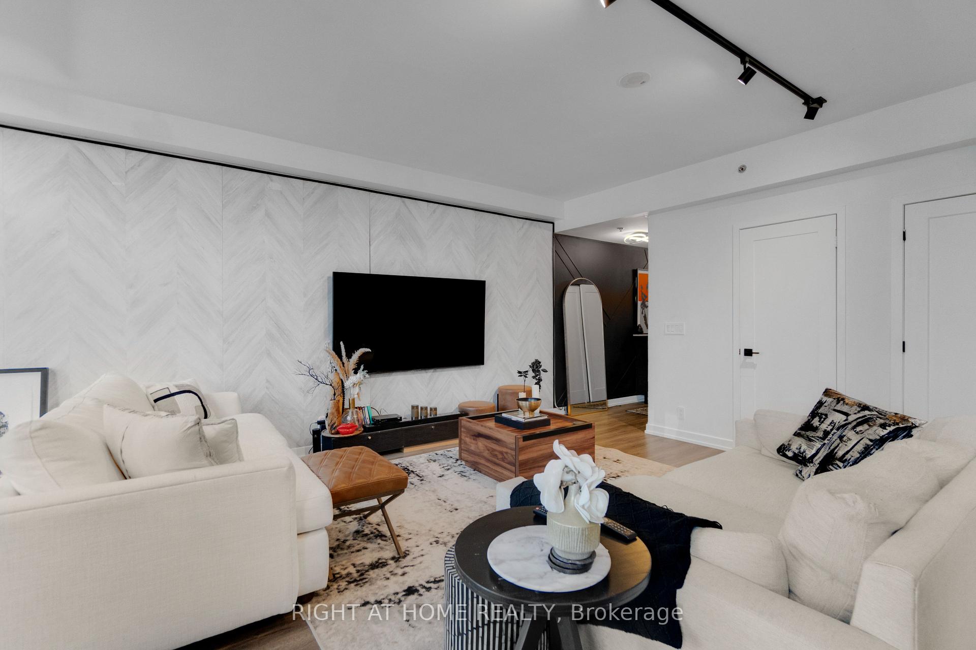Photo 7 of Unit Lph01, 21 Nelson Street, Toronto, Waterfront Communities — HOMEH