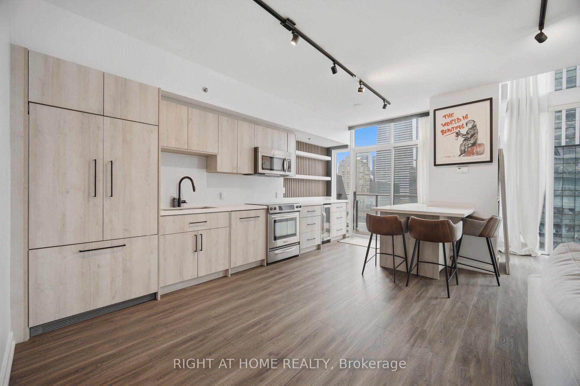 Photo 8 of Unit Lph01, 21 Nelson Street, Toronto, Waterfront Communities — HOMEH