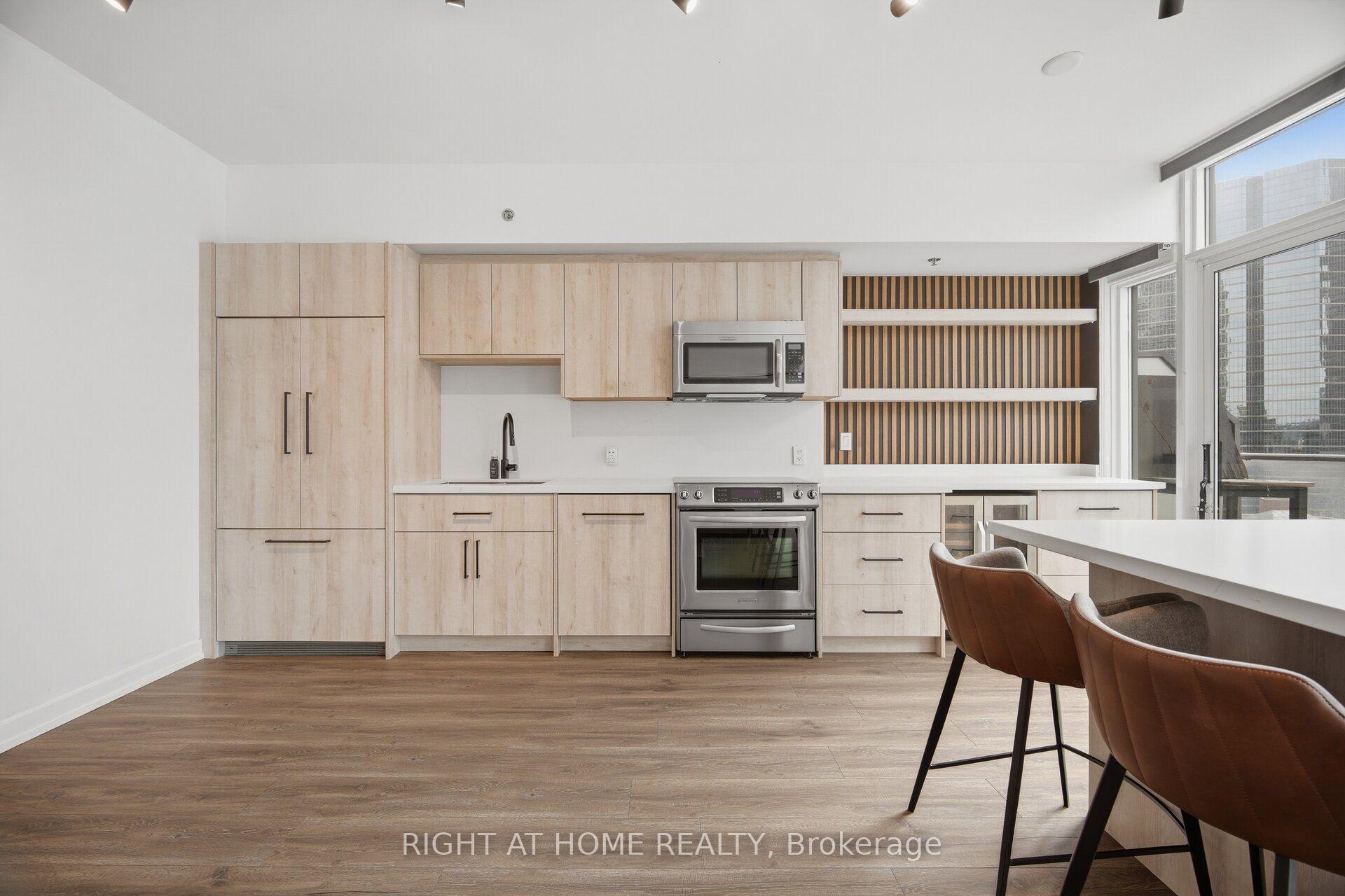 Photo 9 of Unit Lph01, 21 Nelson Street, Toronto, Waterfront Communities — HOMEH