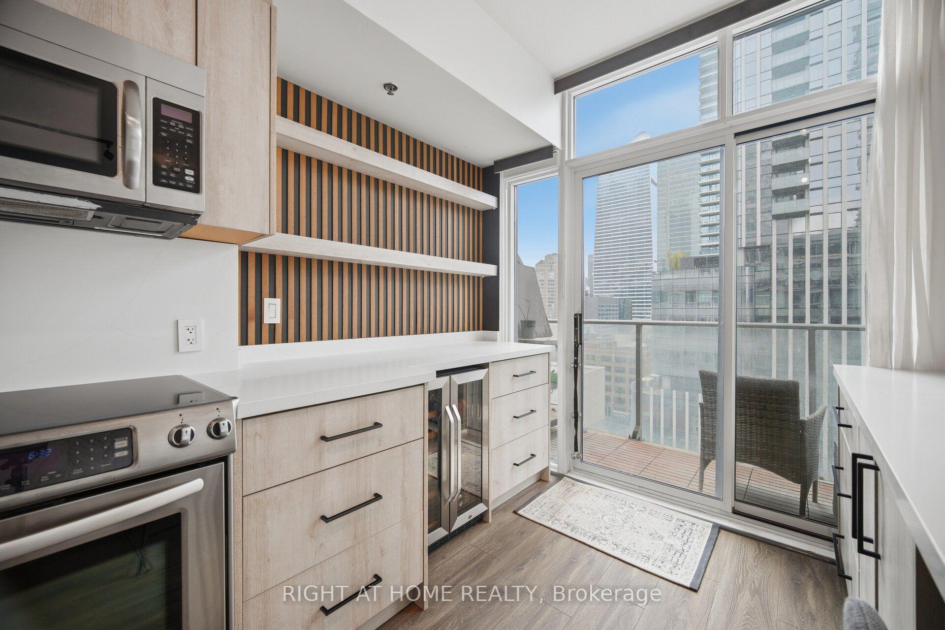 Photo 12 of Unit Lph01, 21 Nelson Street, Toronto, Waterfront Communities — HOMEH