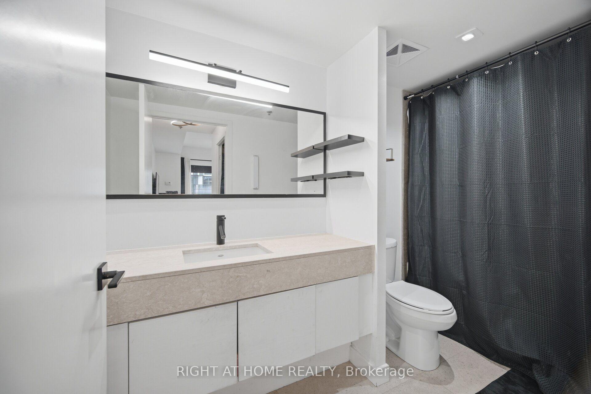 Photo 23 of Unit Lph01, 21 Nelson Street, Toronto, Waterfront Communities — HOMEH