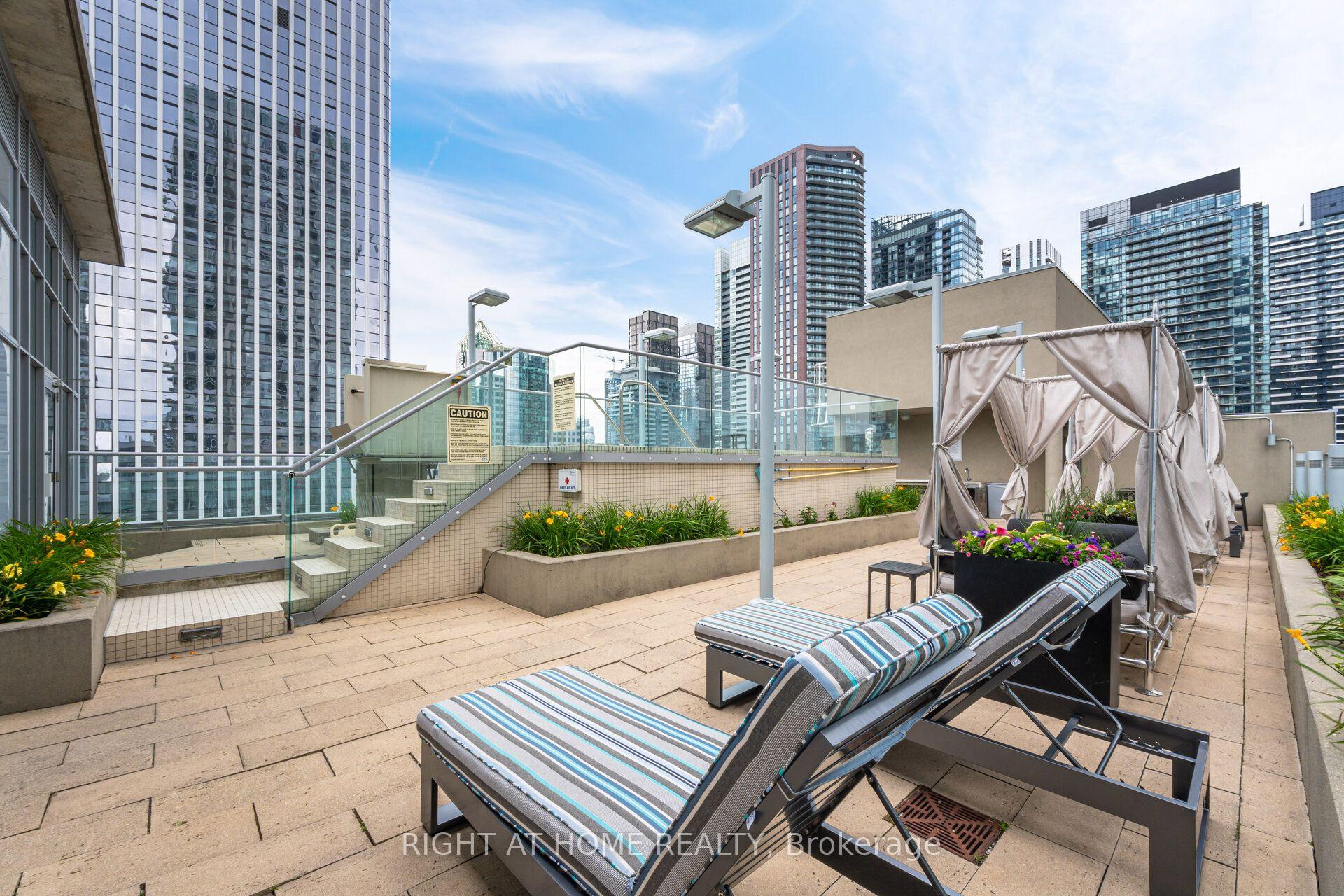 Photo 28 of Unit Lph01, 21 Nelson Street, Toronto, Waterfront Communities — HOMEH