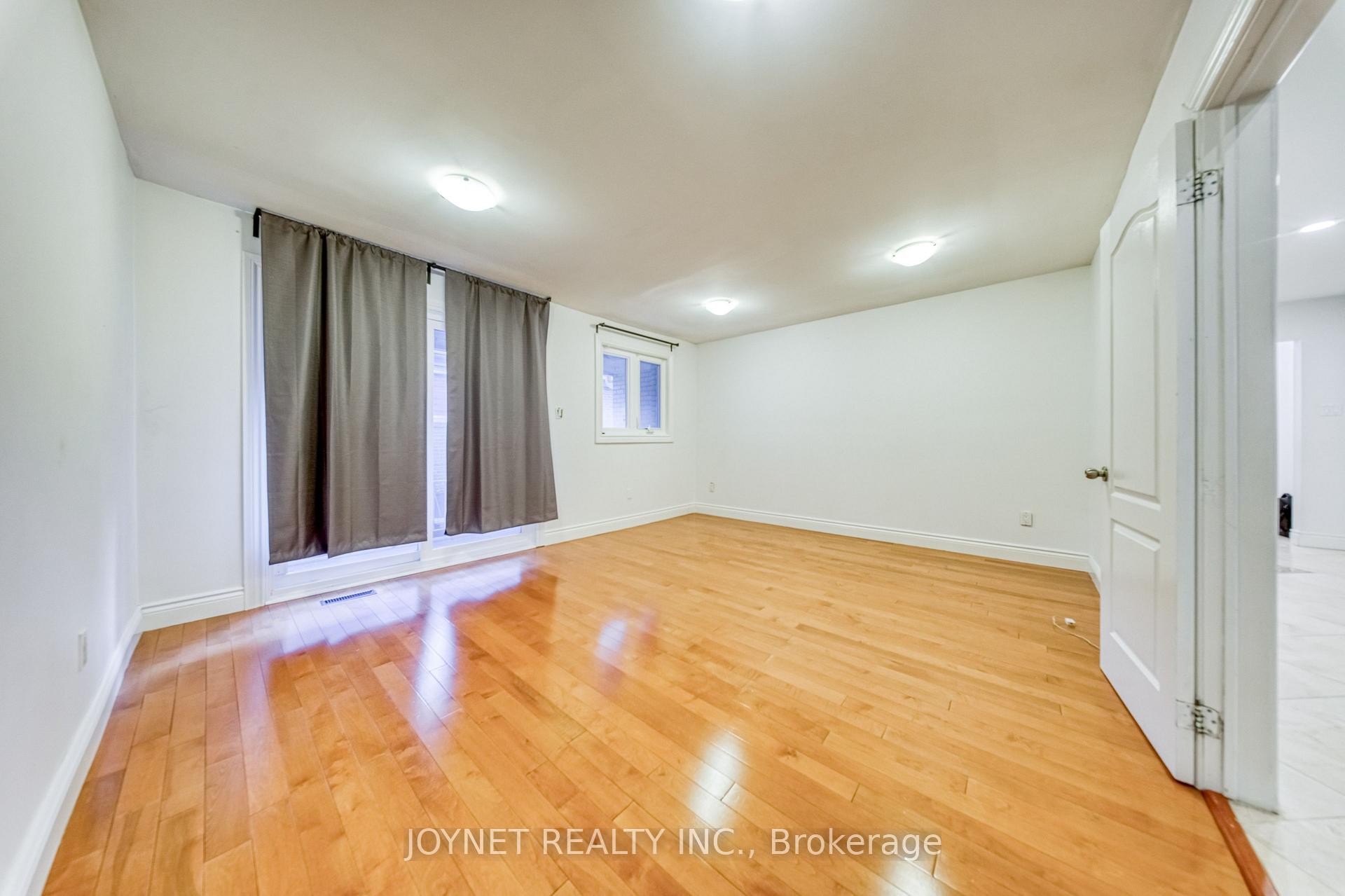 Photo 10 of 18 Bruce Farm Drive, North York, Bayview Woods-Steeles — HOMEH