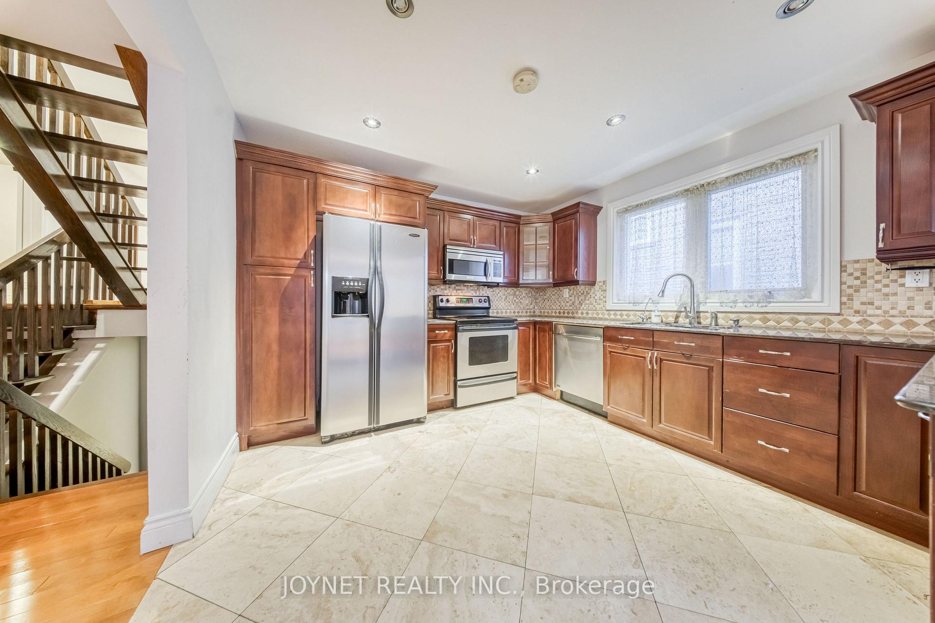 Photo 14 of 18 Bruce Farm Drive, North York, Bayview Woods-Steeles — HOMEH
