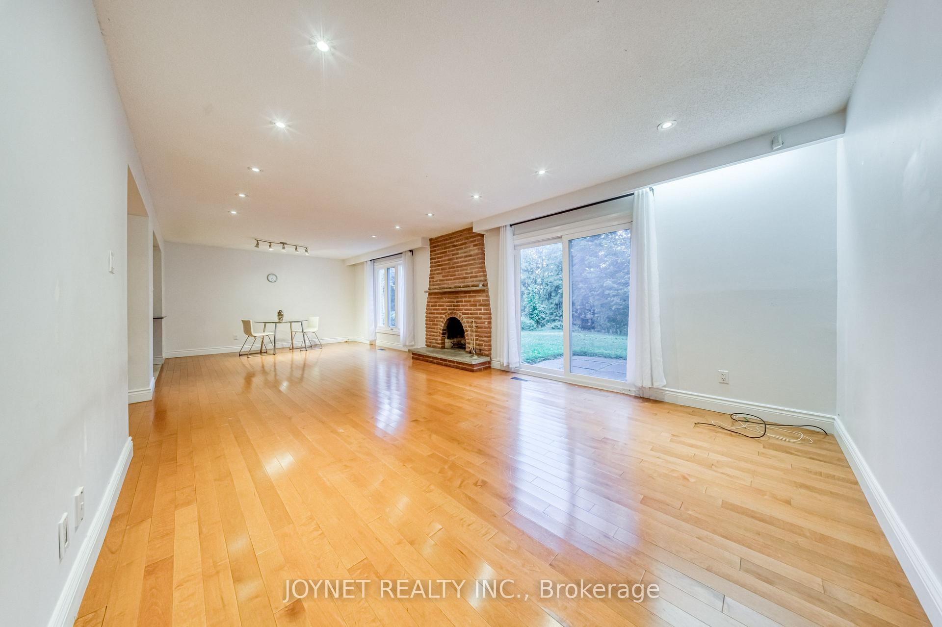 Photo 15 of 18 Bruce Farm Drive, North York, Bayview Woods-Steeles — HOMEH