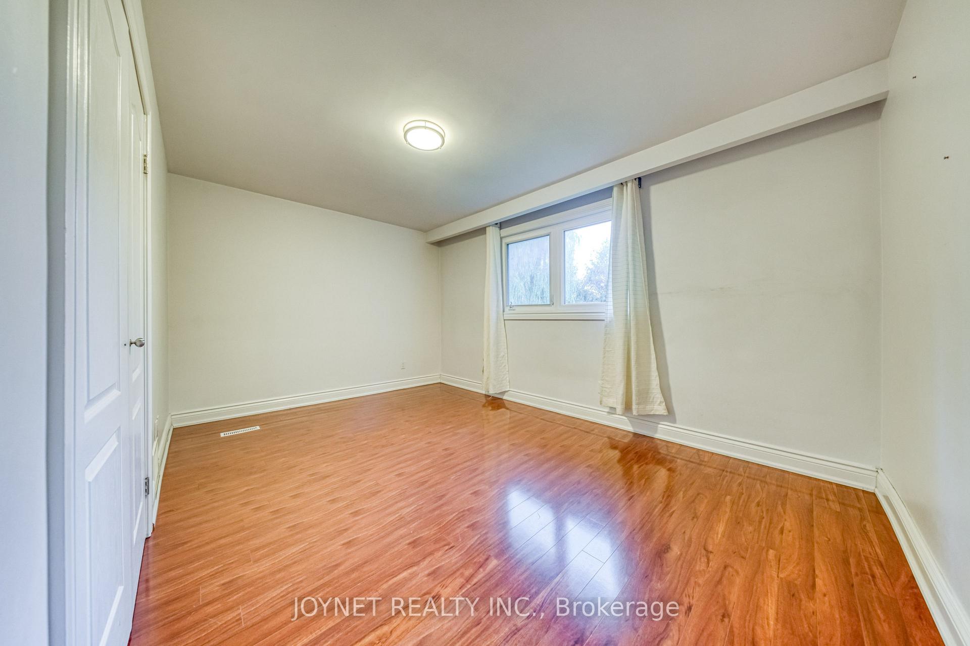 Photo 26 of 18 Bruce Farm Drive, North York, Bayview Woods-Steeles — HOMEH