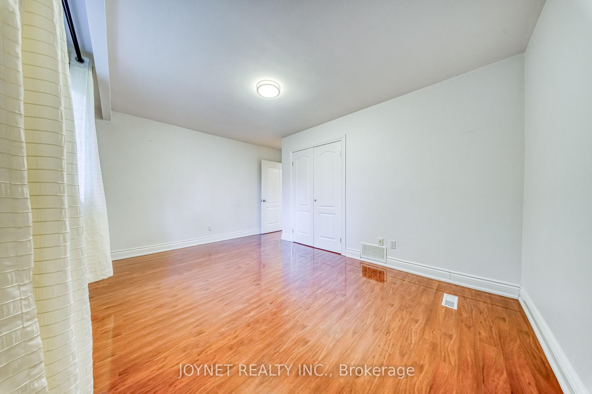 Photo 27 of 18 Bruce Farm Drive, North York, Bayview Woods-Steeles — HOMEH