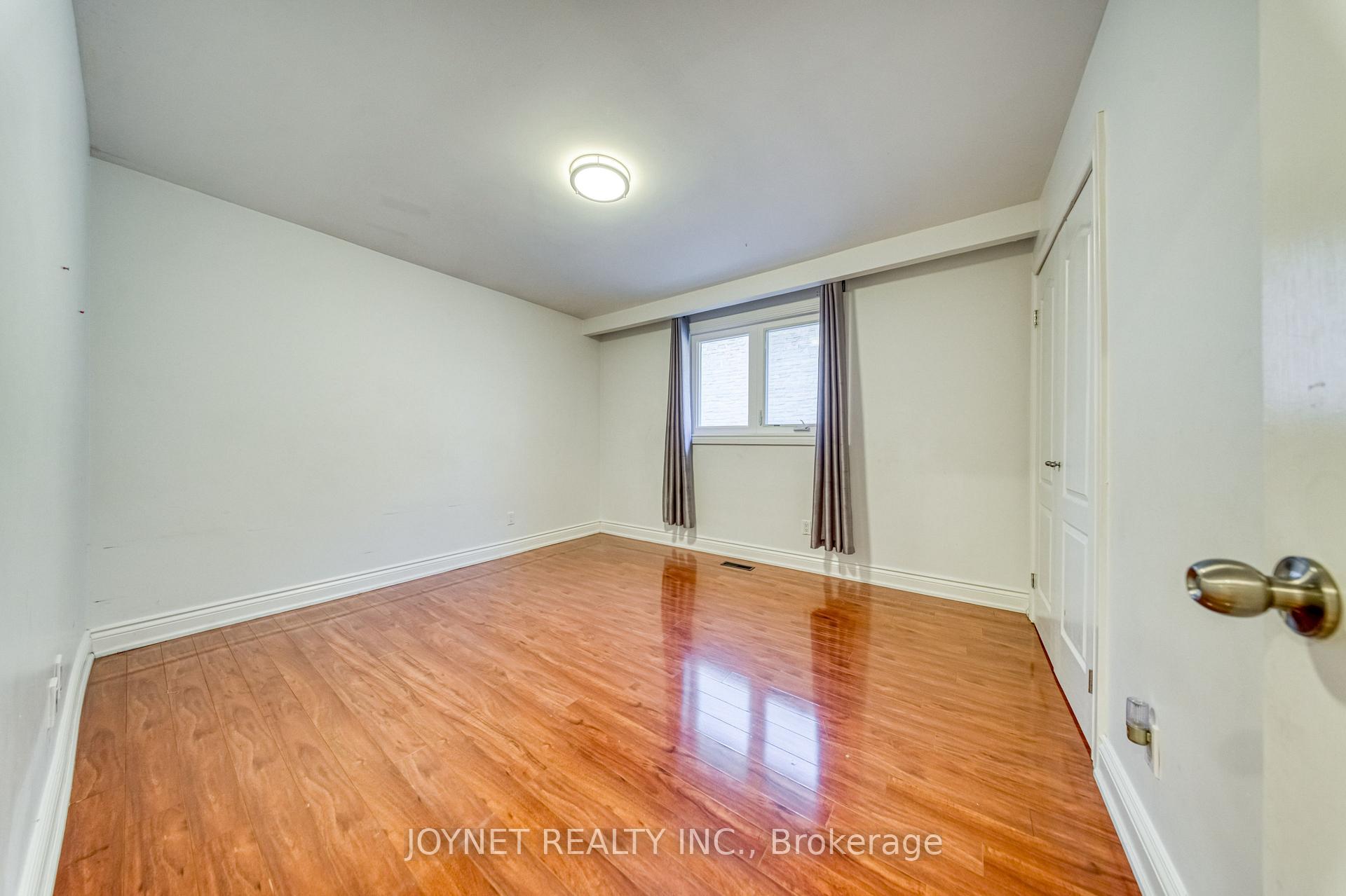 Photo 28 of 18 Bruce Farm Drive, North York, Bayview Woods-Steeles — HOMEH