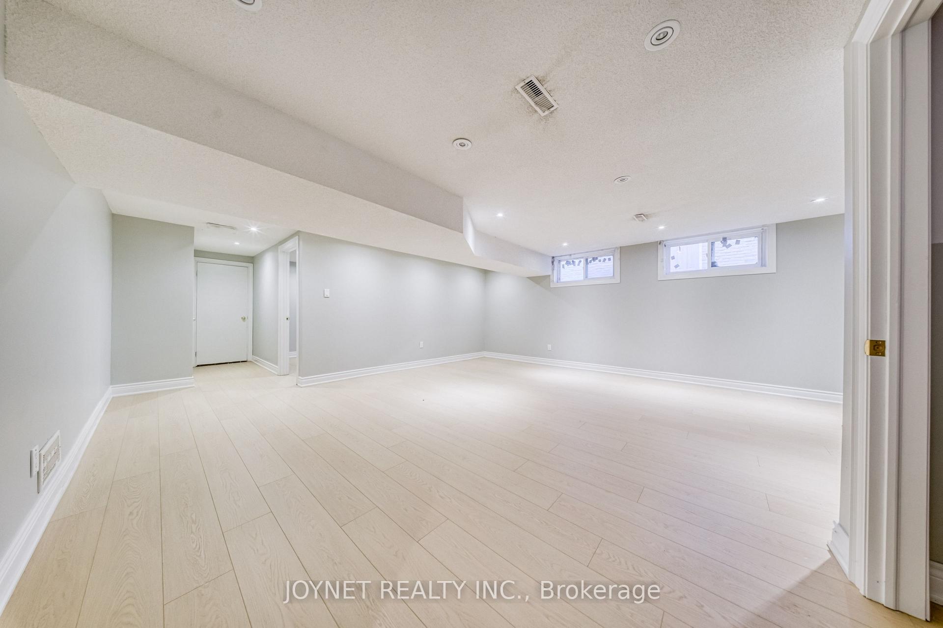 Photo 31 of 18 Bruce Farm Drive, North York, Bayview Woods-Steeles — HOMEH
