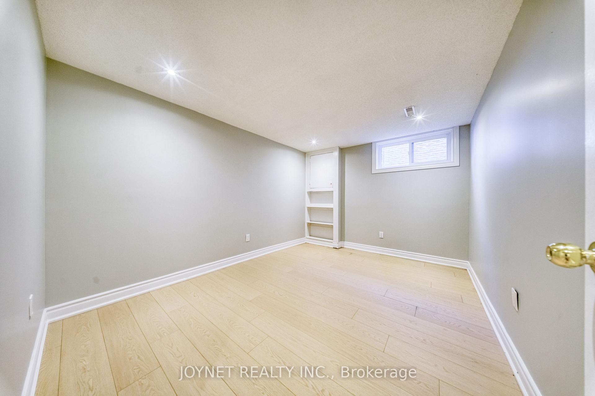 Photo 33 of 18 Bruce Farm Drive, North York, Bayview Woods-Steeles — HOMEH