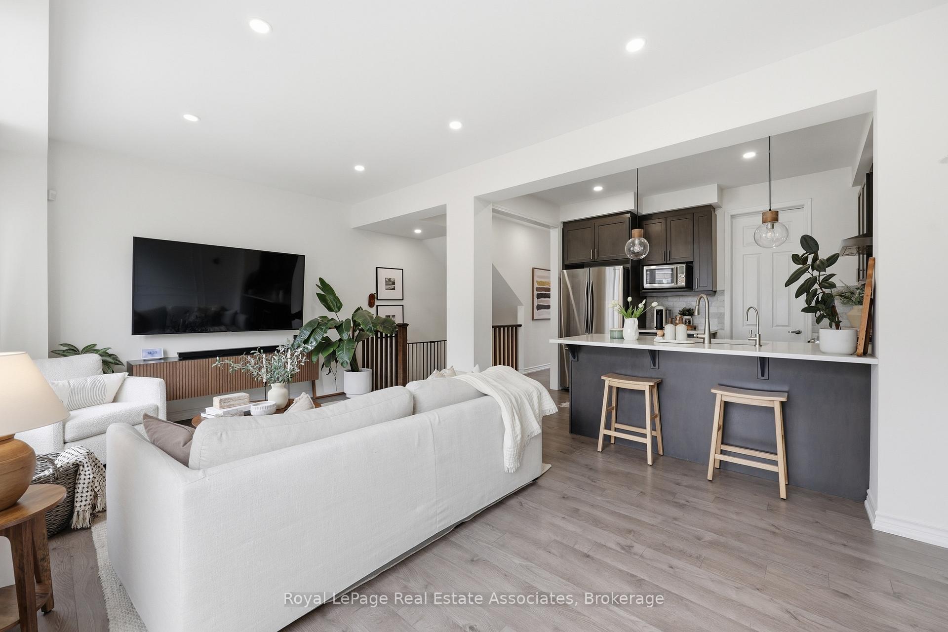 Photo 10 of Unit 27, 1222 Rose Way, Milton, Cobban — HOMEH