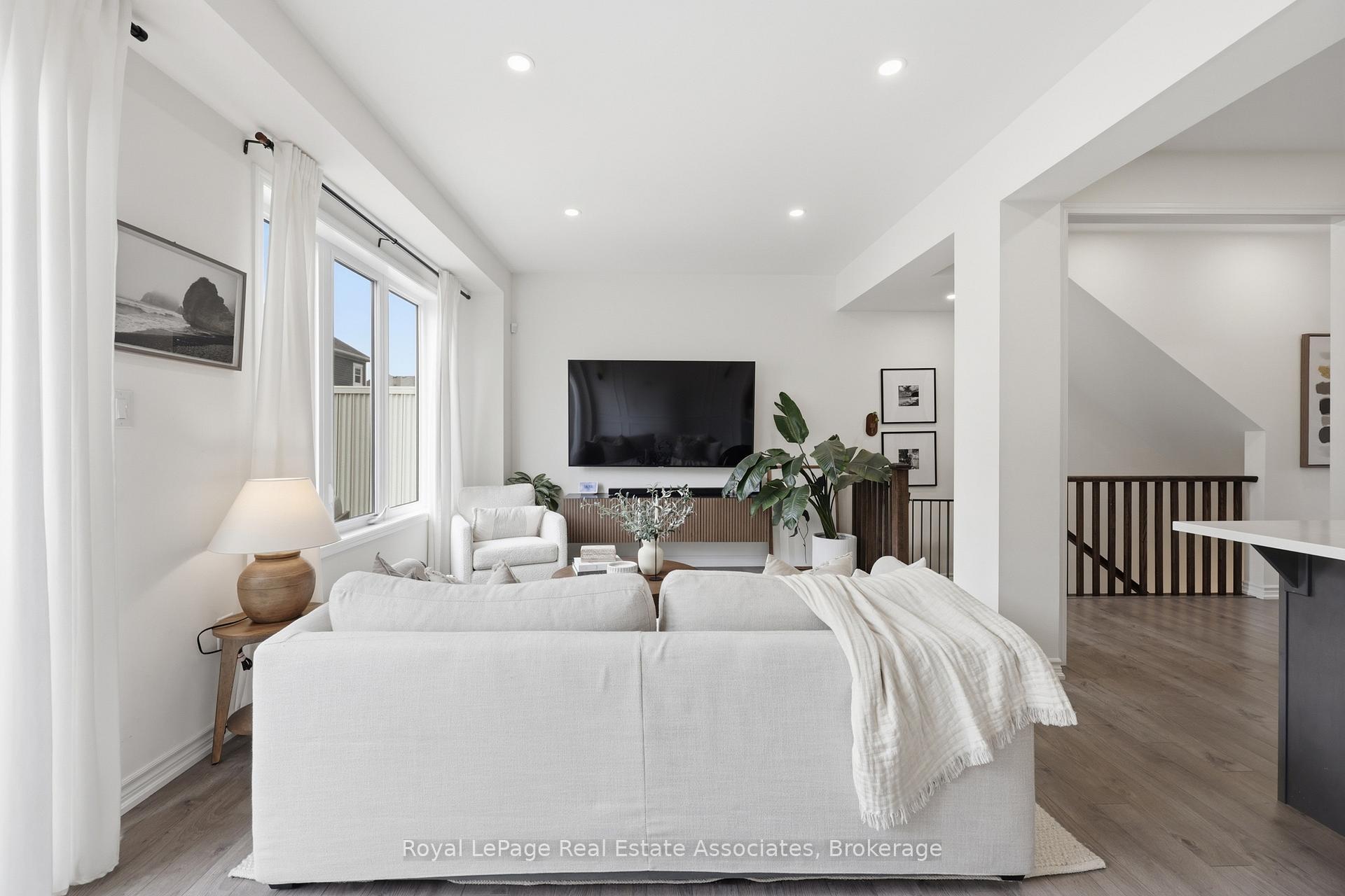 Photo 11 of Unit 27, 1222 Rose Way, Milton, Cobban — HOMEH