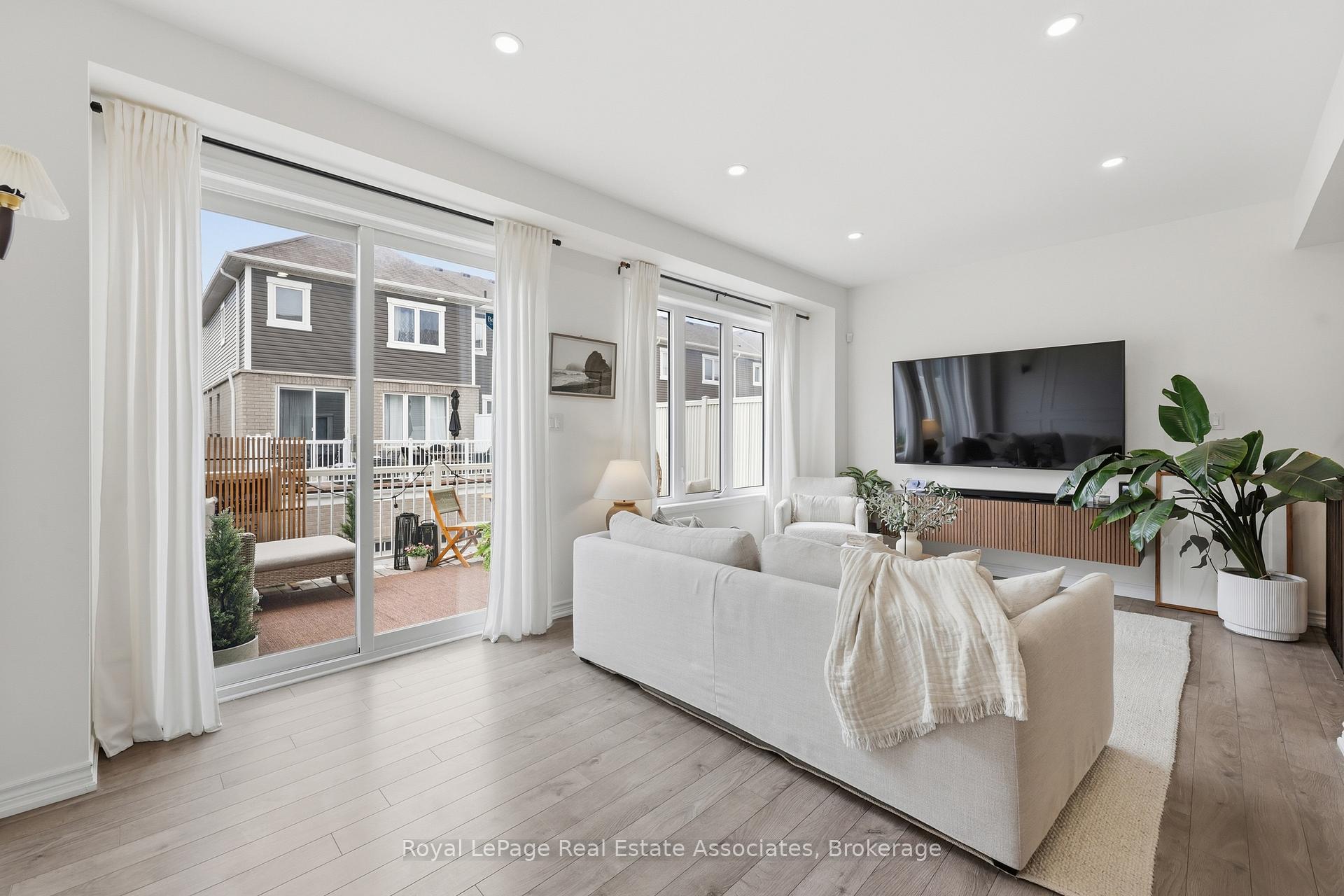 Photo 13 of Unit 27, 1222 Rose Way, Milton, Cobban — HOMEH