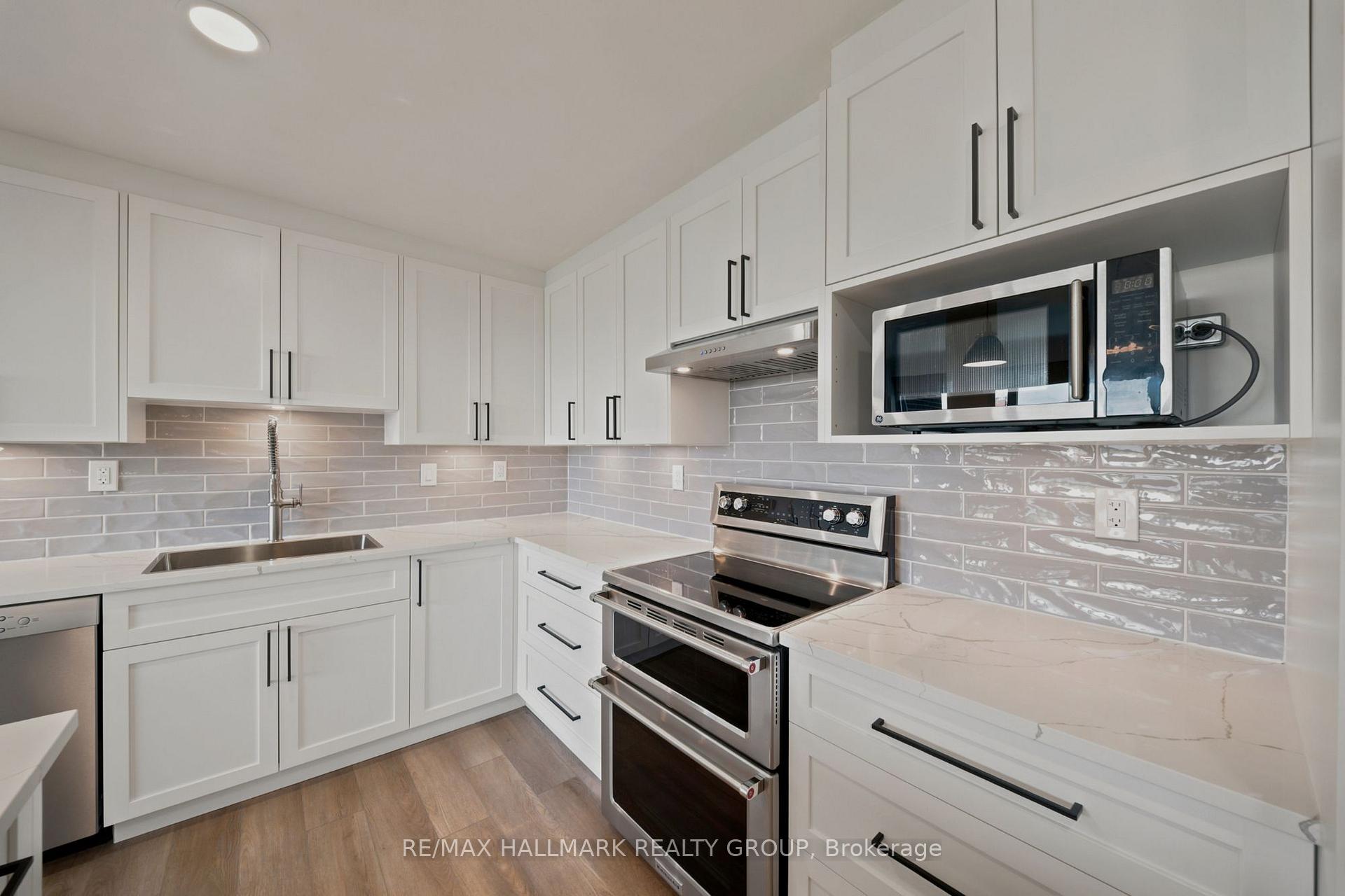 Photo 3 of Unit 714, 20 Chesterton Drive, Ottawa, Borden Farm/Stewart Farm/Carleton Heights/Parkwood Hills — HOMEH