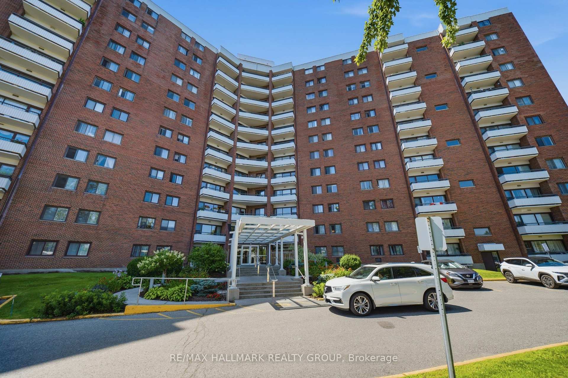 Photo 19 of Unit 714, 20 Chesterton Drive, Ottawa, Borden Farm/Stewart Farm/Carleton Heights/Parkwood Hills — HOMEH