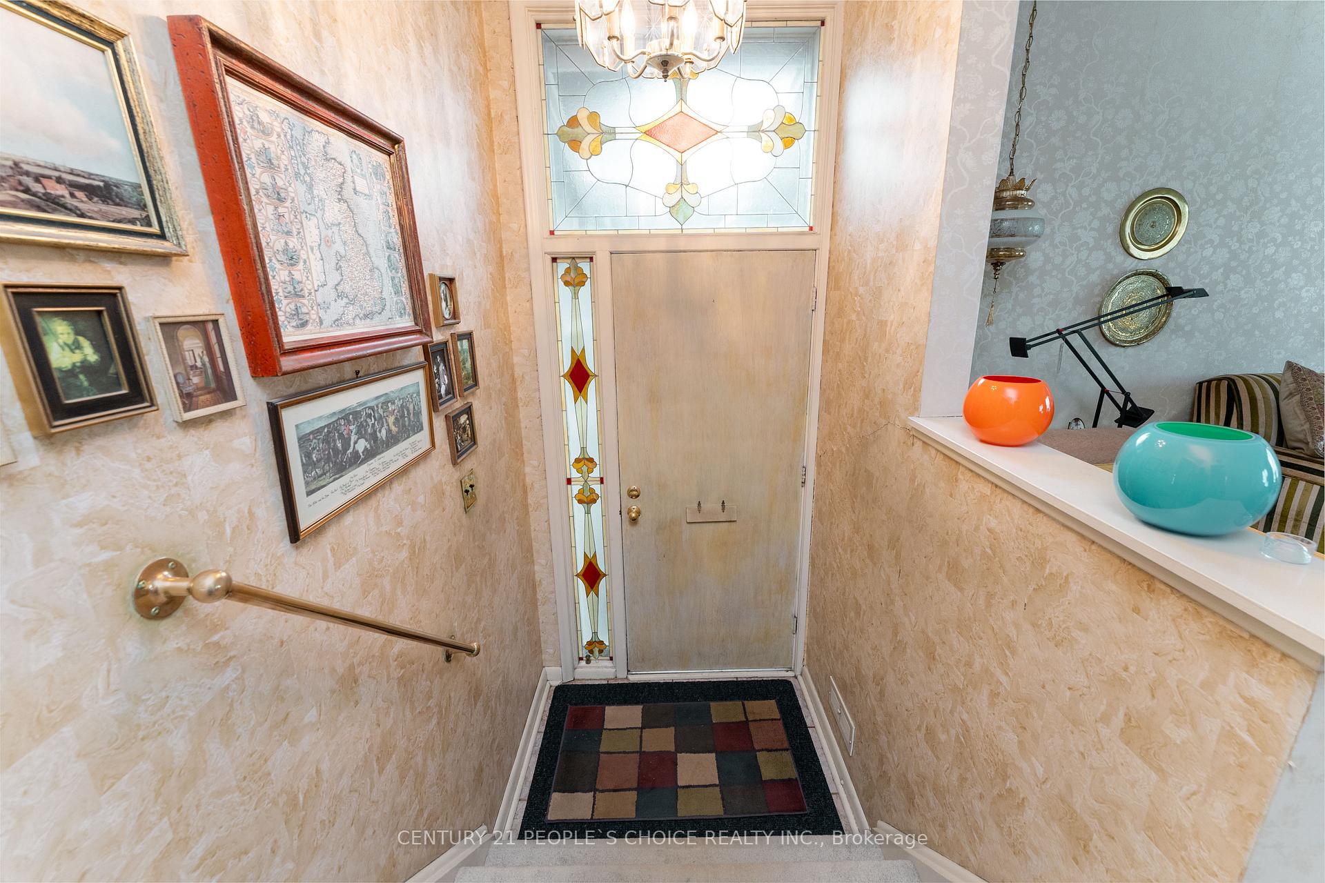 Photo 7 of 82 Hadrian Drive, Etobicoke, Elms-Old Rexdale — HOMEH