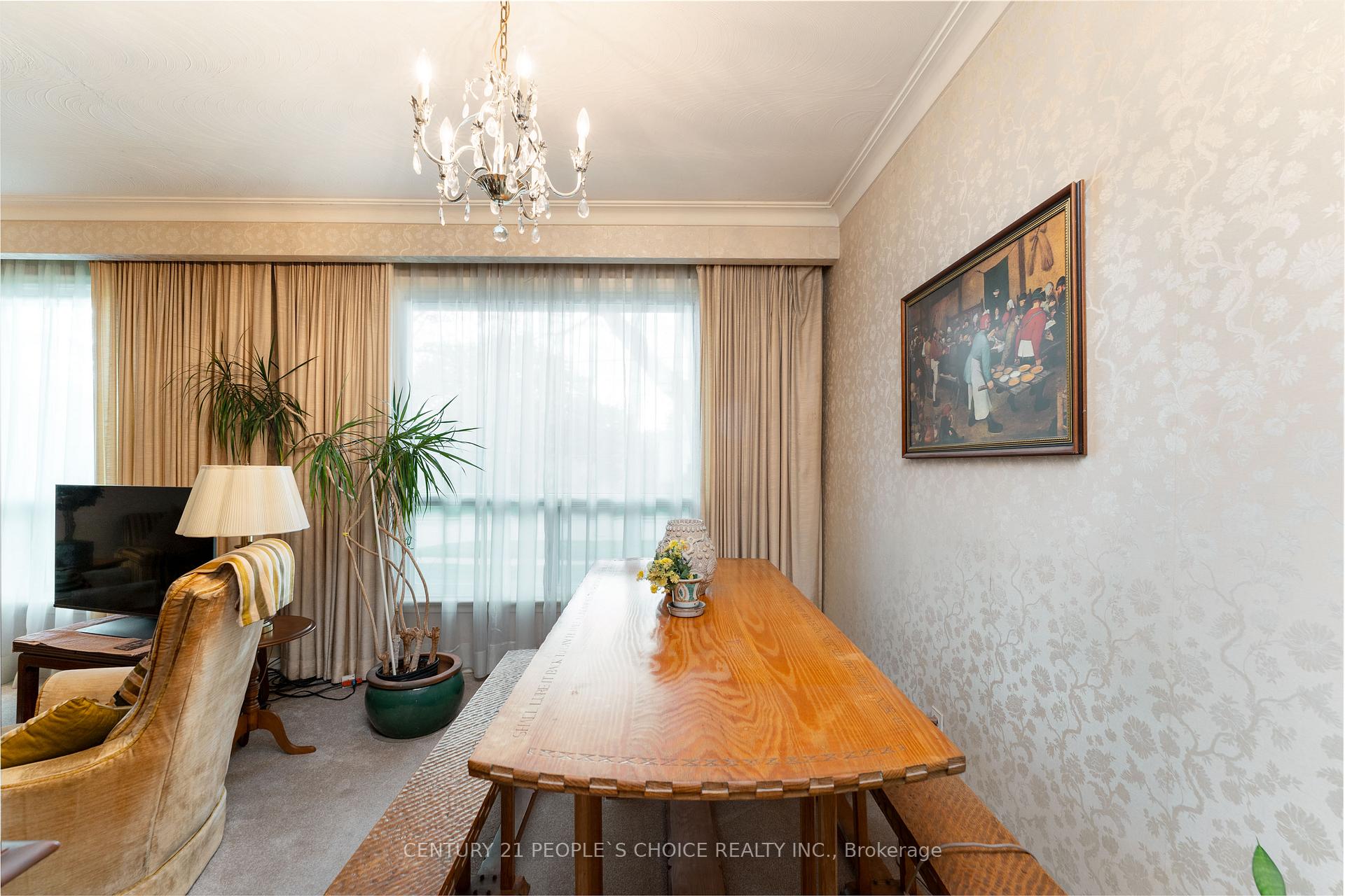 Photo 12 of 82 Hadrian Drive, Etobicoke, Elms-Old Rexdale — HOMEH