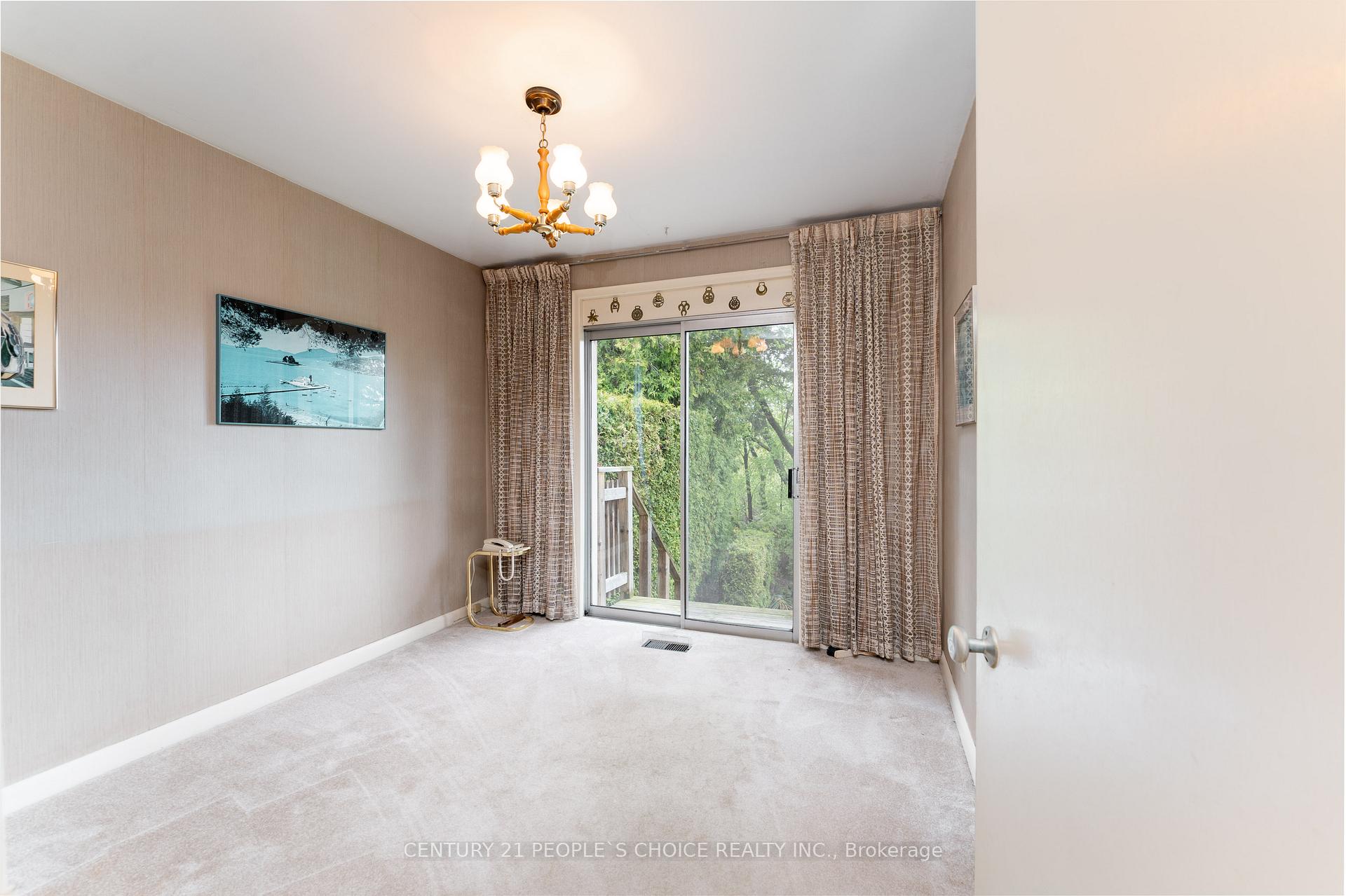 Photo 17 of 82 Hadrian Drive, Etobicoke, Elms-Old Rexdale — HOMEH