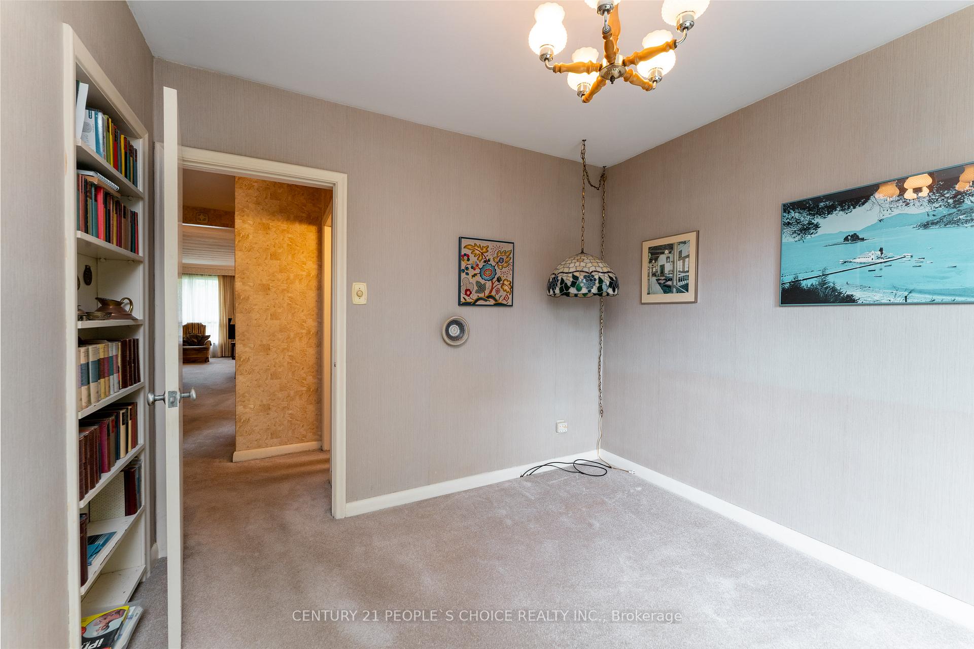 Photo 18 of 82 Hadrian Drive, Etobicoke, Elms-Old Rexdale — HOMEH