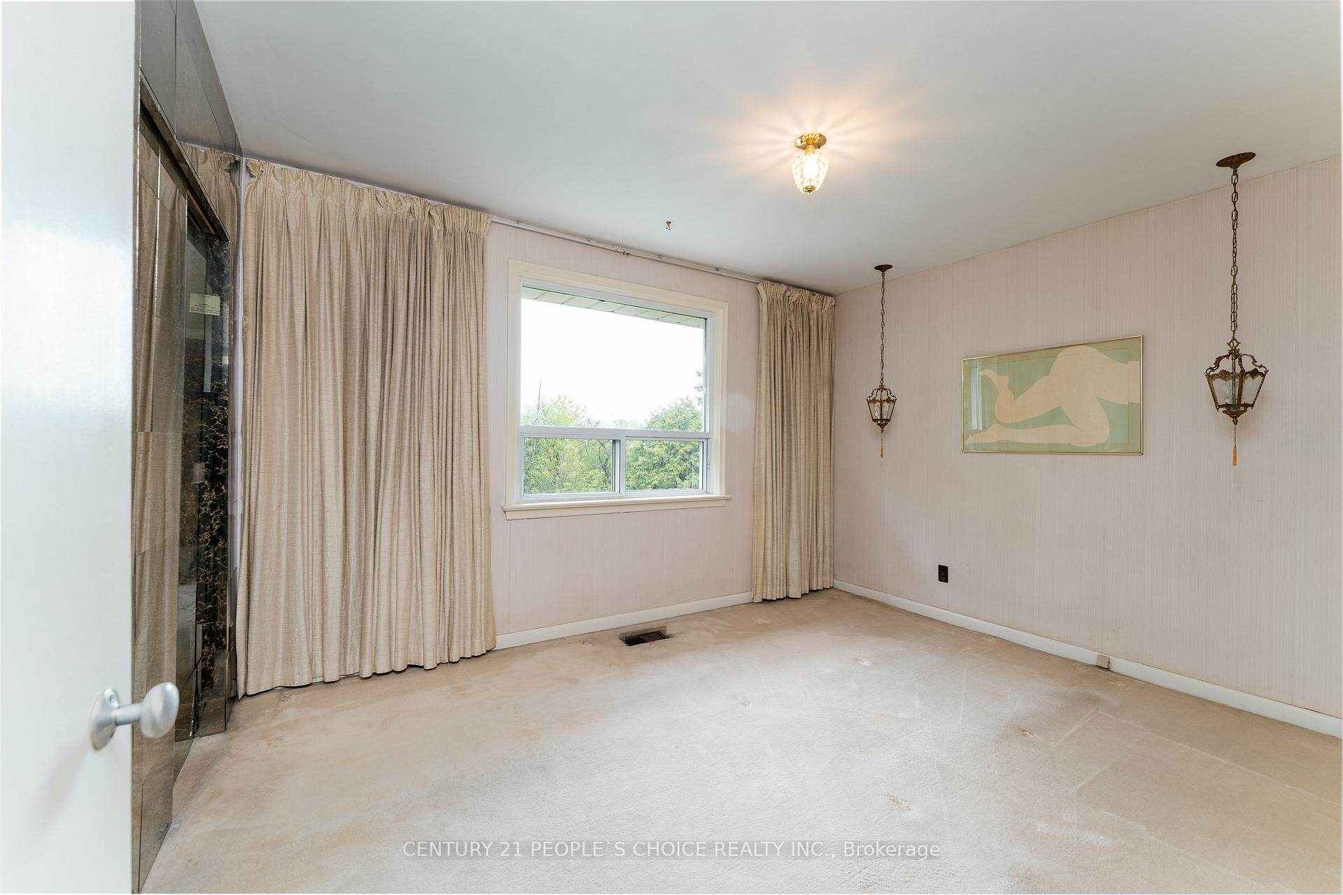 Photo 20 of 82 Hadrian Drive, Etobicoke, Elms-Old Rexdale — HOMEH