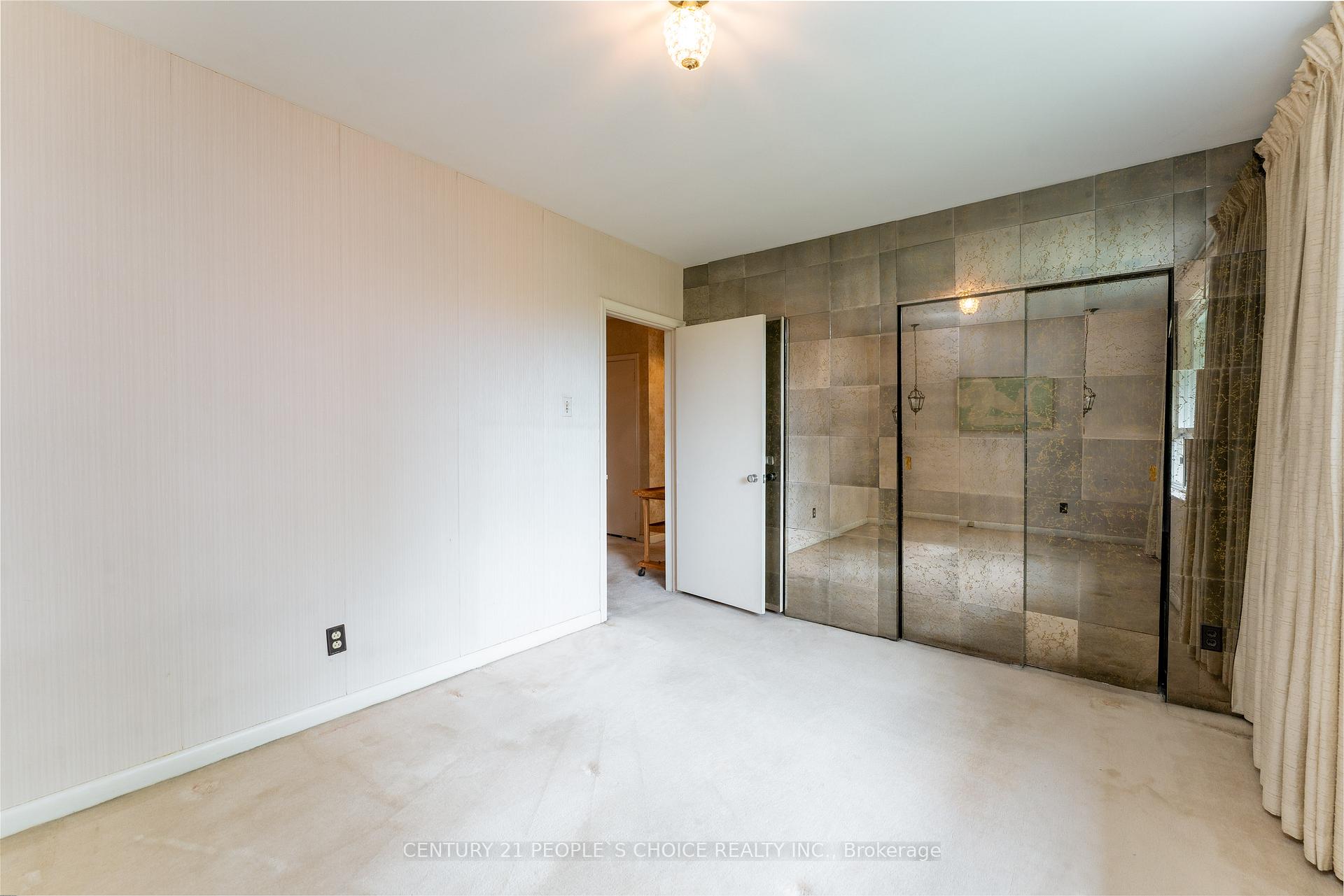 Photo 22 of 82 Hadrian Drive, Etobicoke, Elms-Old Rexdale — HOMEH