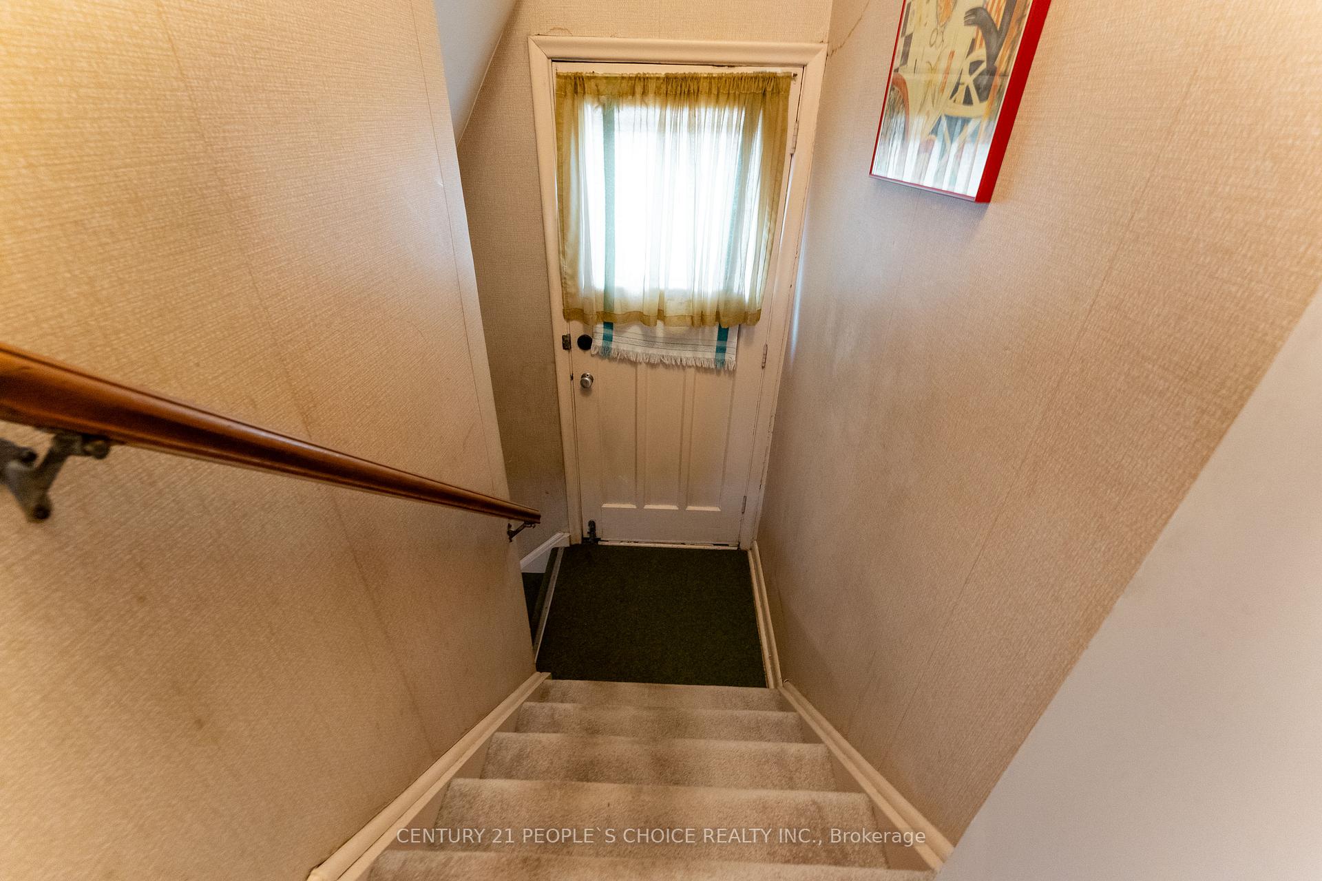 Photo 35 of 82 Hadrian Drive, Etobicoke, Elms-Old Rexdale — HOMEH