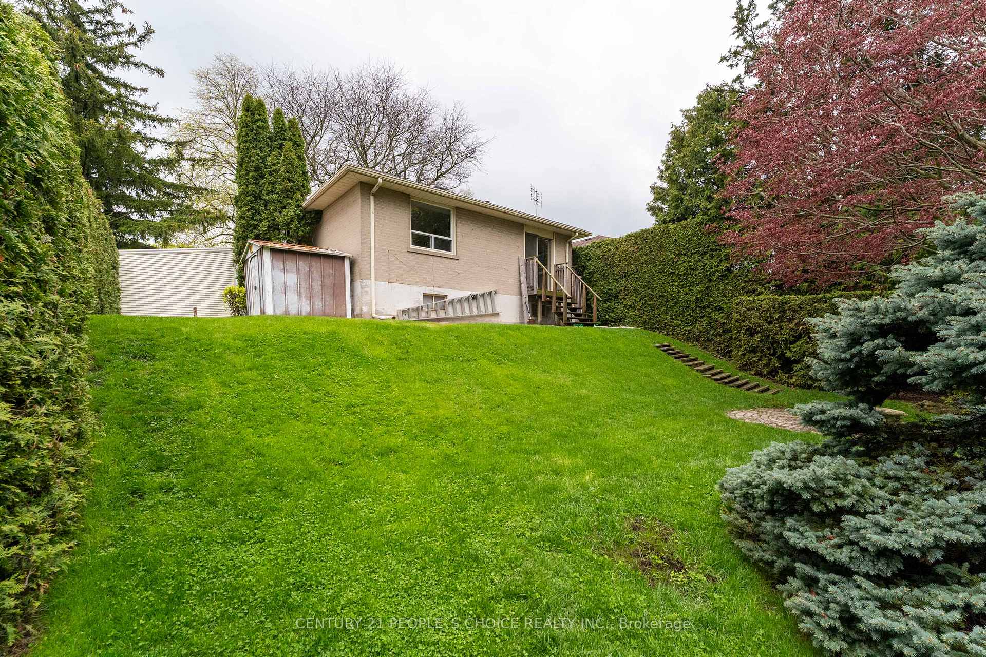 Photo 40 of 82 Hadrian Drive, Etobicoke, Elms-Old Rexdale — HOMEH