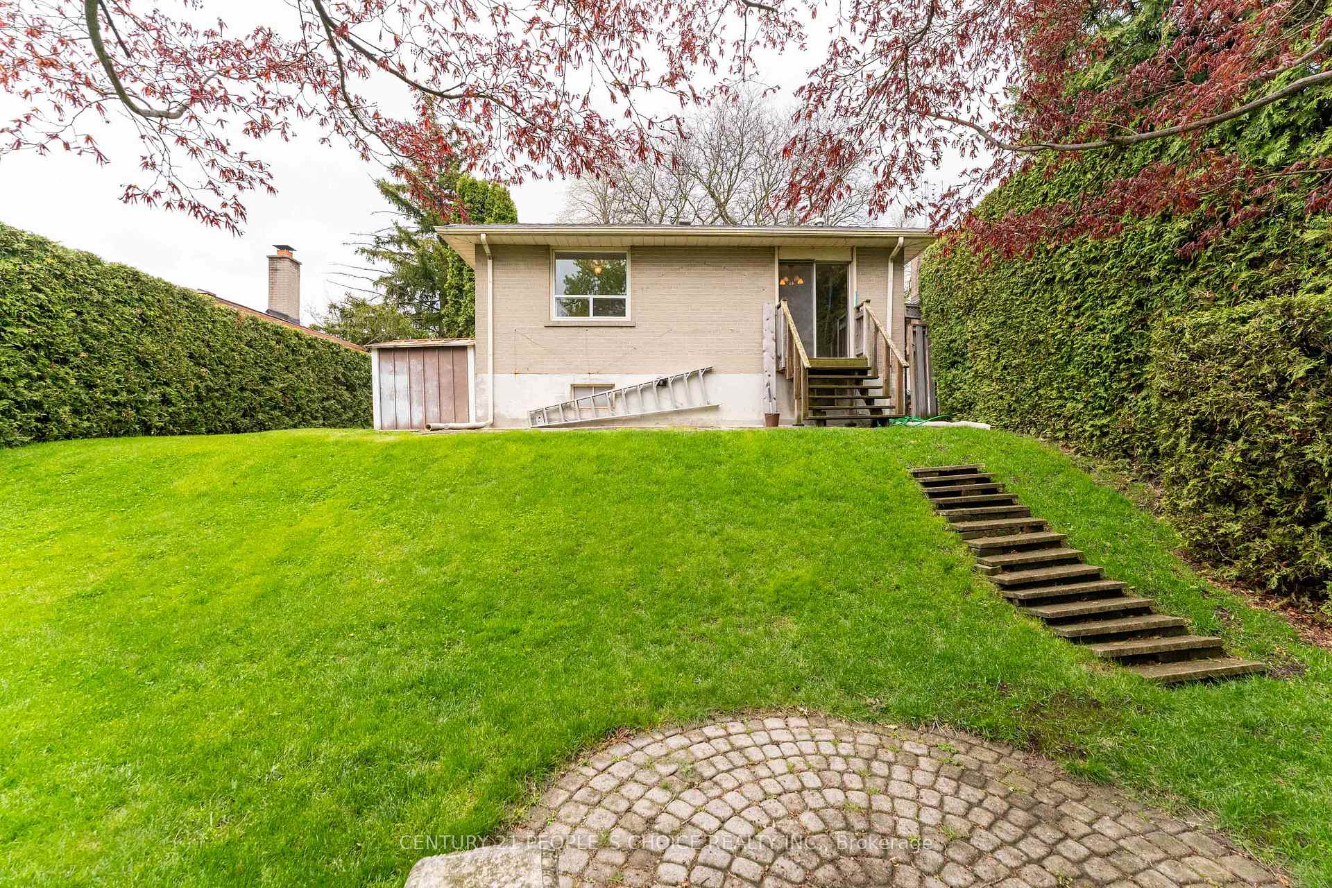 Photo 41 of 82 Hadrian Drive, Etobicoke, Elms-Old Rexdale — HOMEH