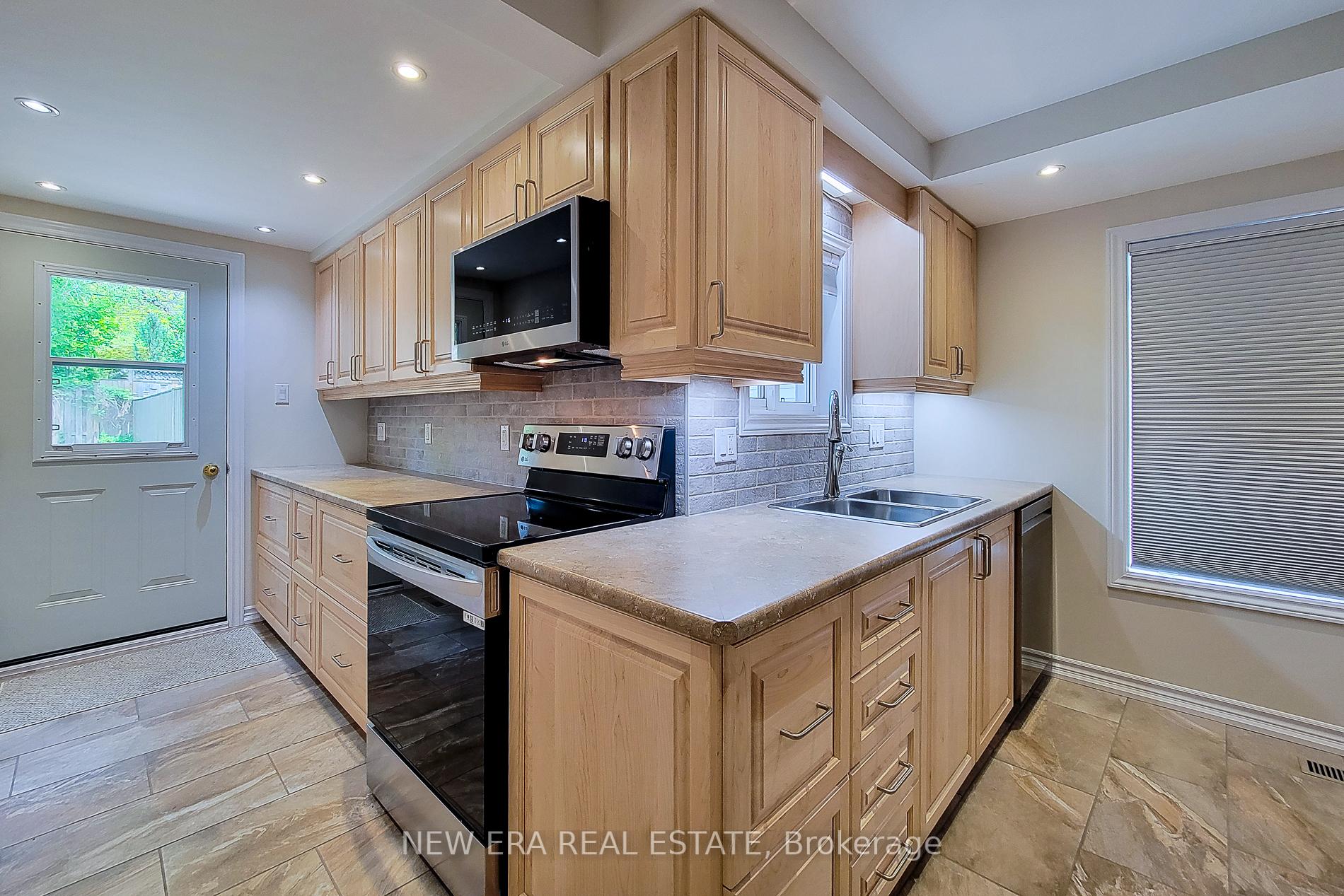 Photo 22 of 319 King Street W, Hamilton, Dundas — HOMEH